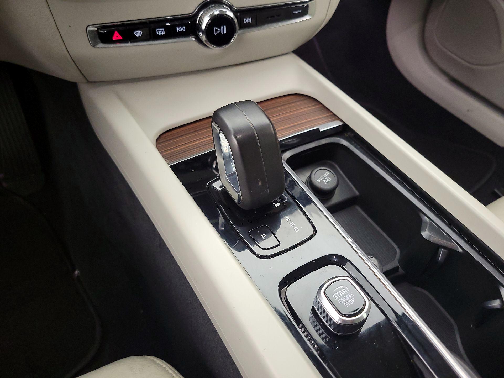 Thumbnail: 2022 Volvo S60 - 17