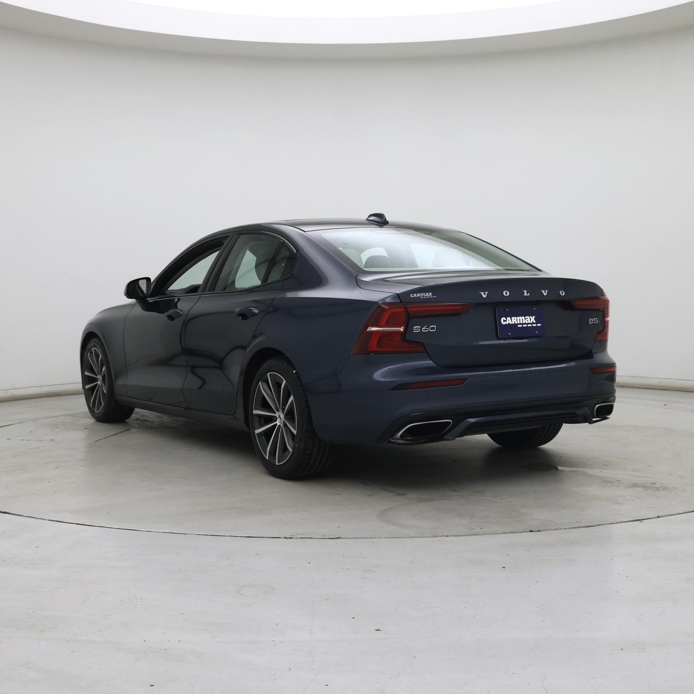 Thumbnail: 2022 Volvo S60 - 2