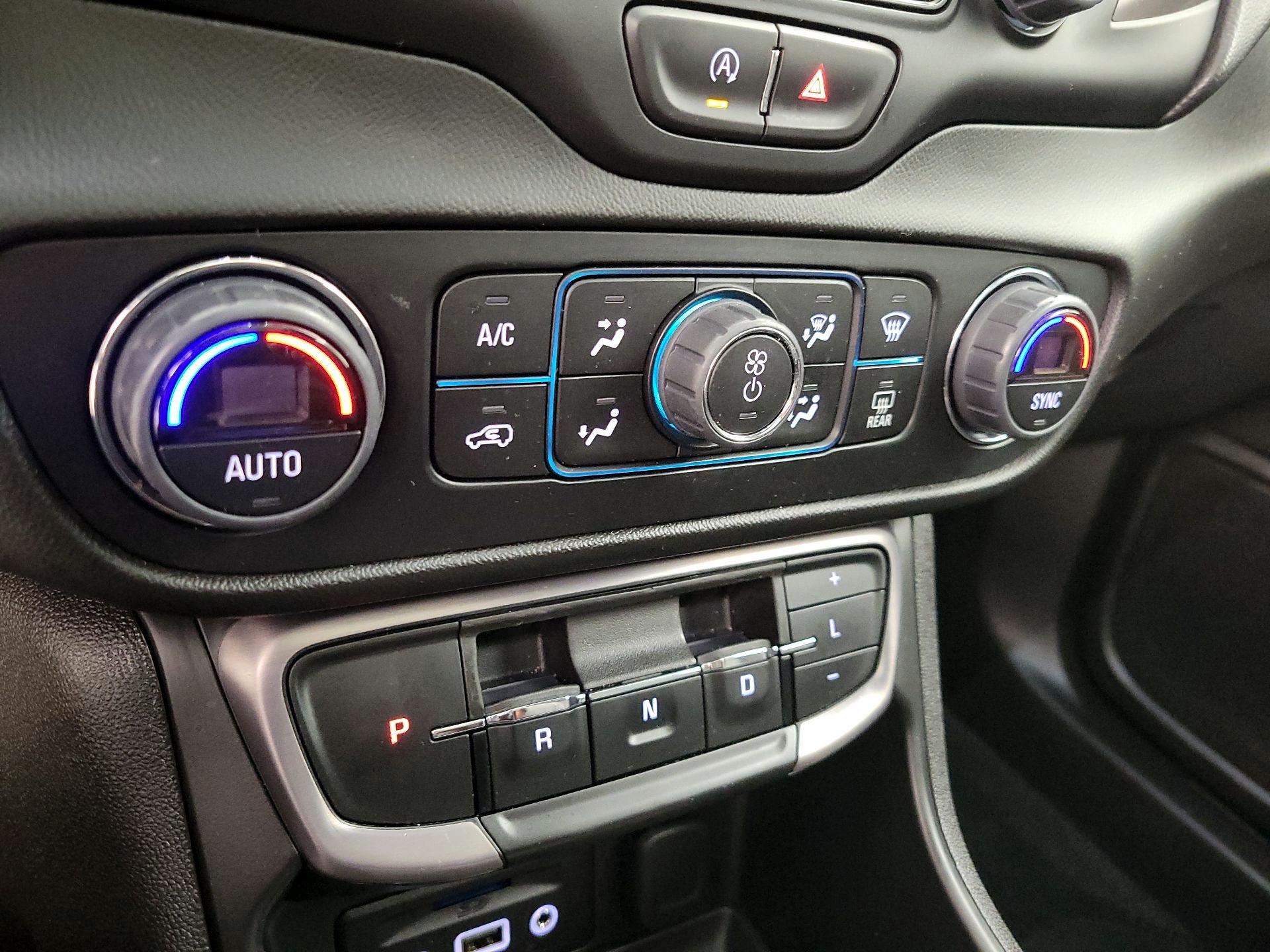 Thumbnail: 2022 GMC Terrain - 16