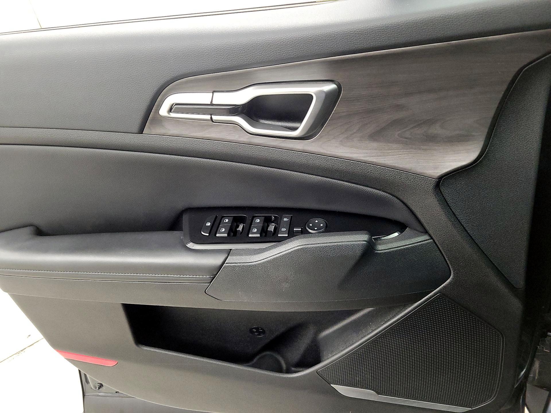 Thumbnail: 2023 Kia Sportage - 12