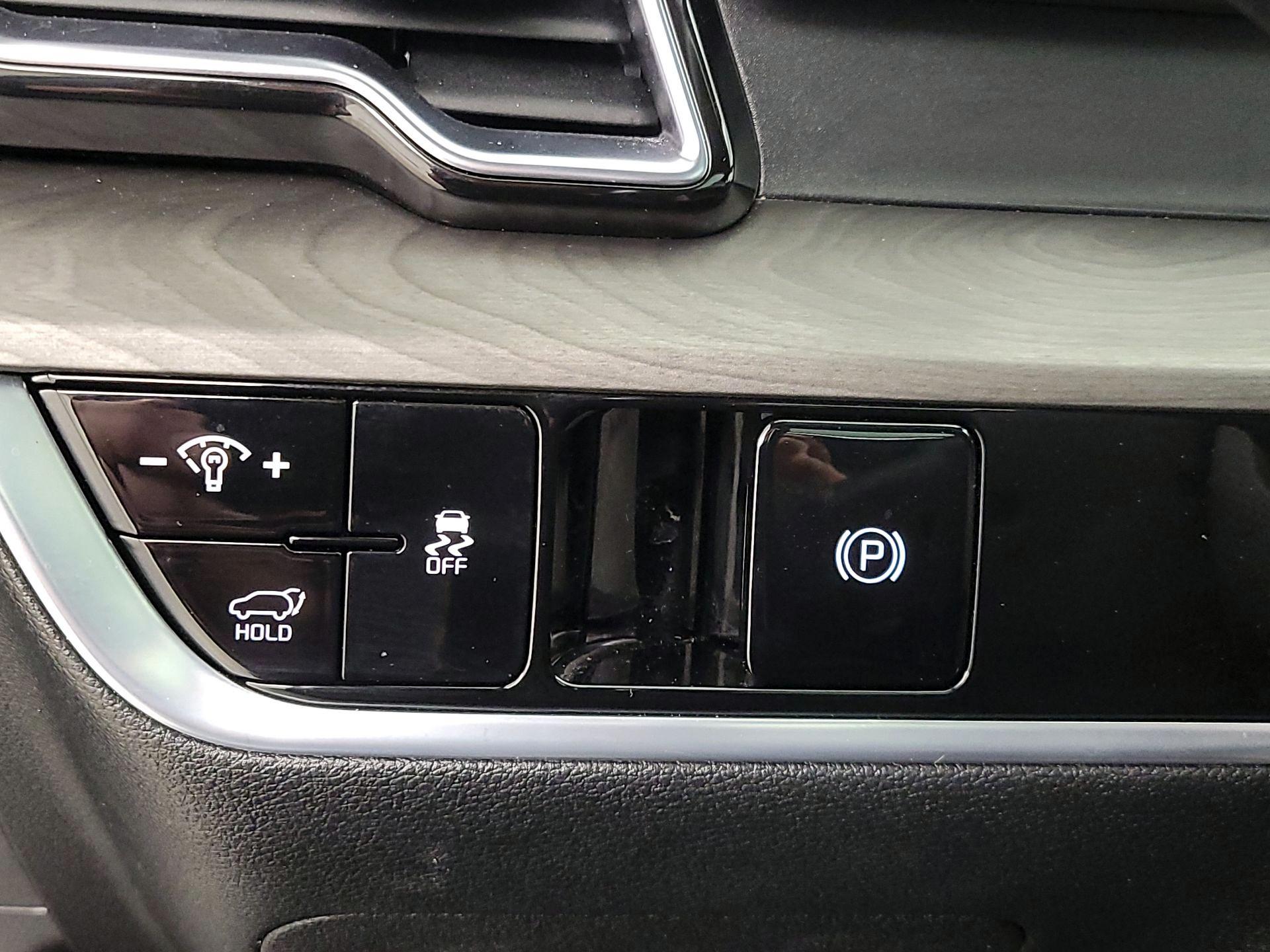 Thumbnail: 2023 Kia Sportage - 13