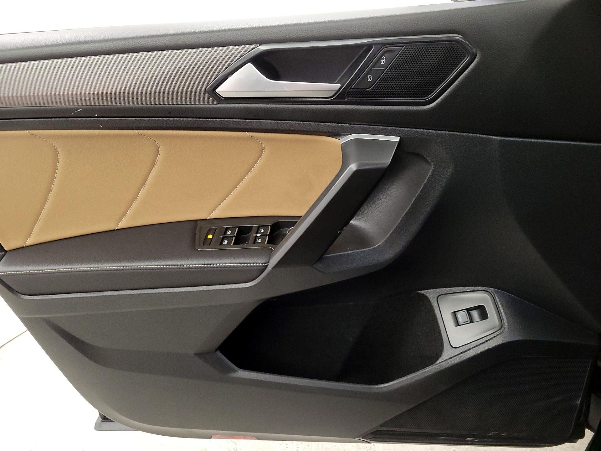 Thumbnail: 2024 Volkswagen Tiguan - 12