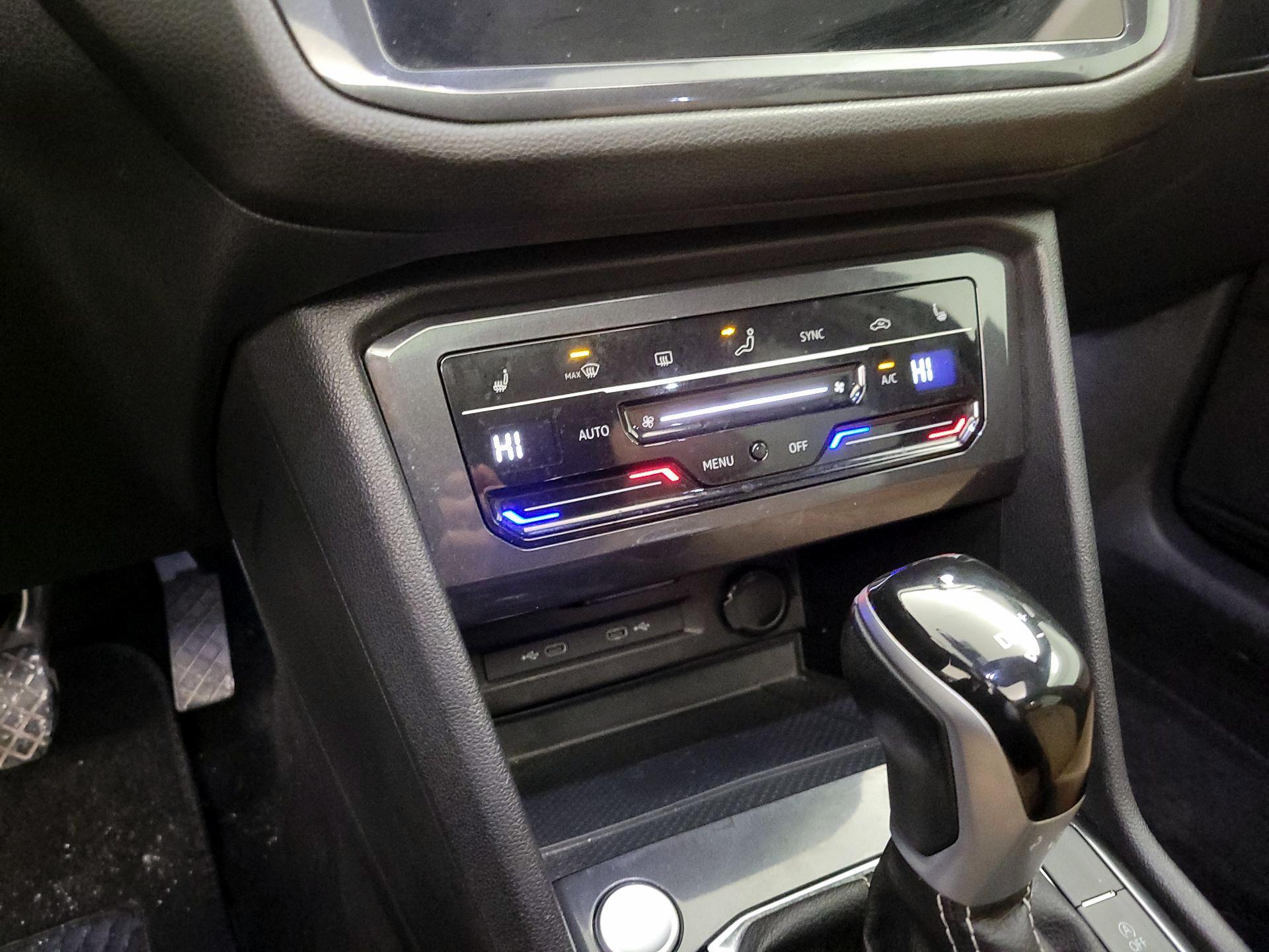 Thumbnail: 2024 Volkswagen Tiguan - 17