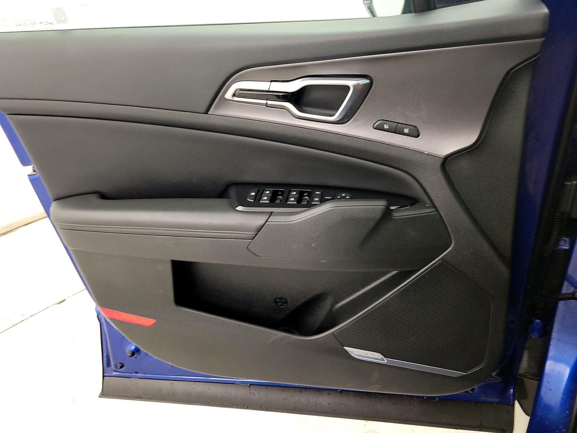 Thumbnail: 2023 Kia Sportage - 12