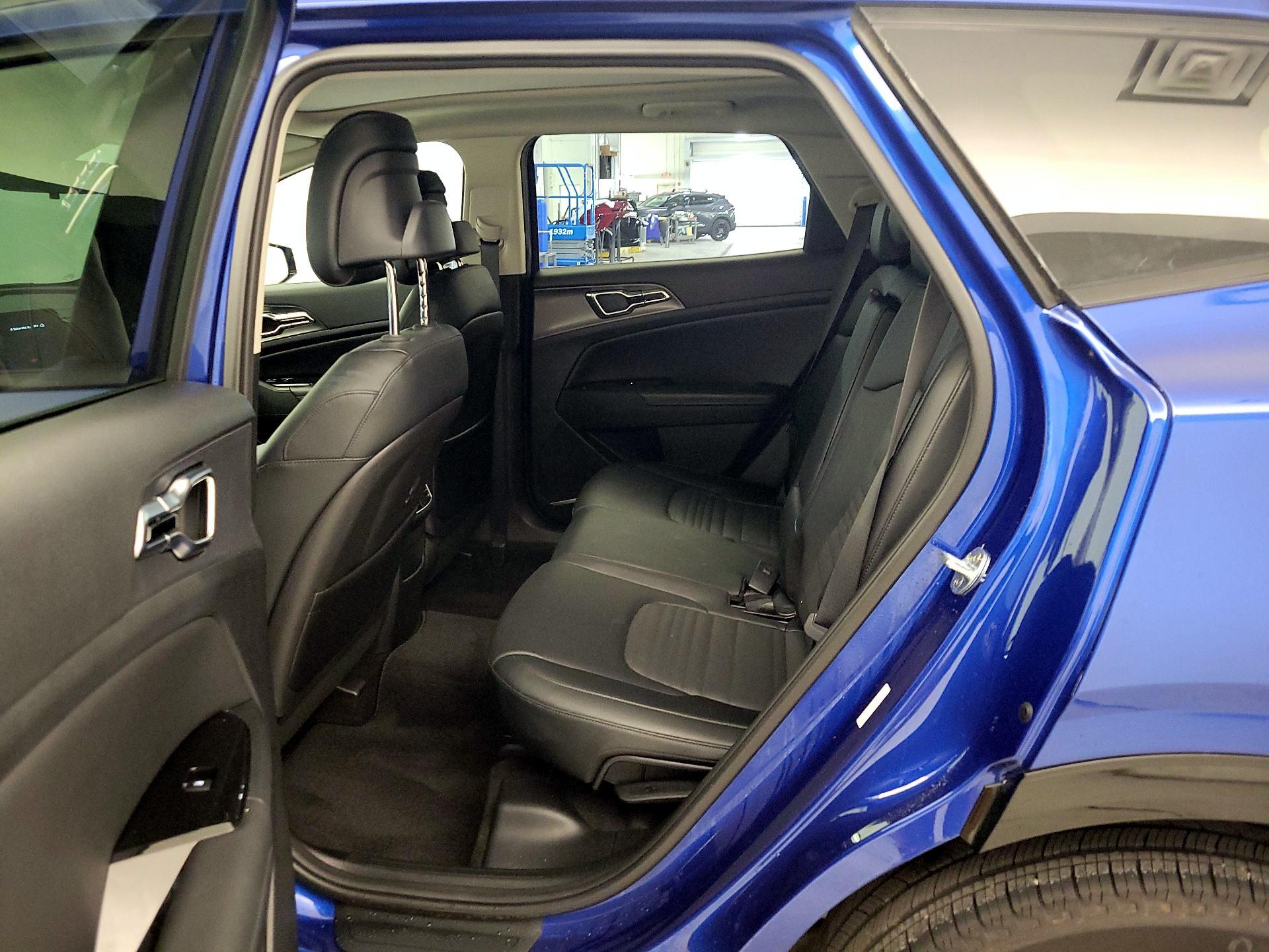 Thumbnail: 2023 Kia Sportage - 19