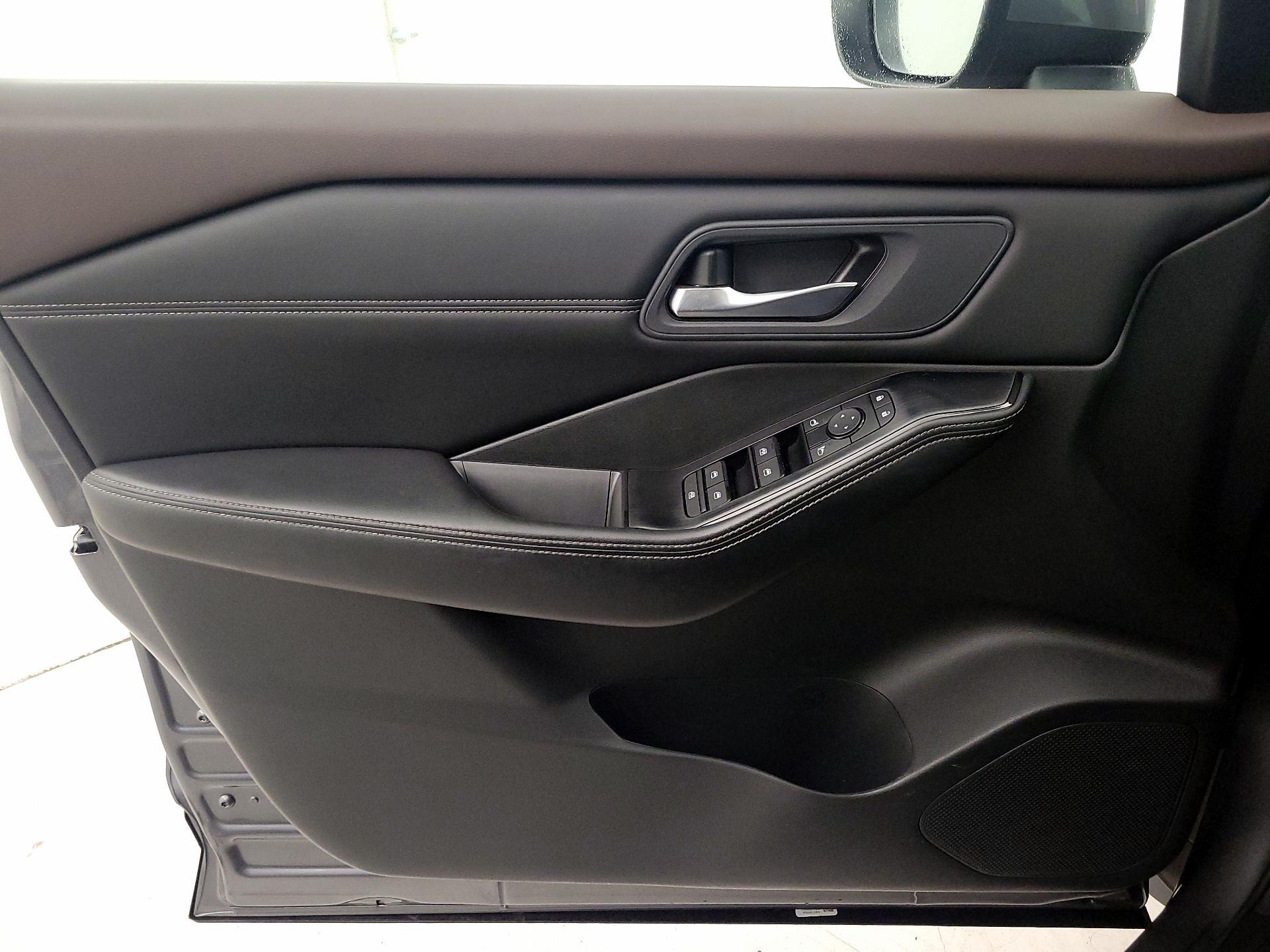 Thumbnail: 2023 Nissan Rogue - 12