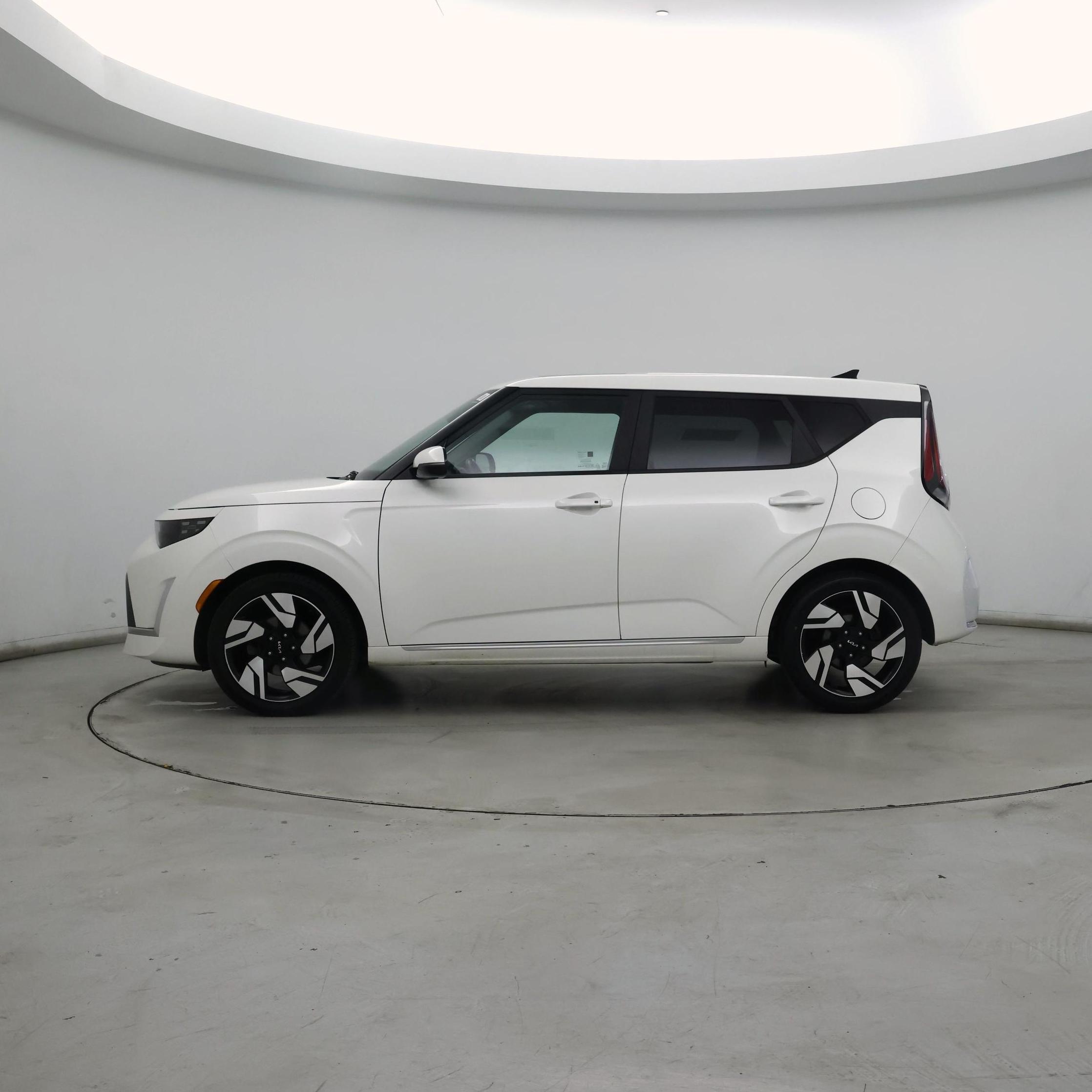 Thumbnail: 2023 Kia Soul - 3