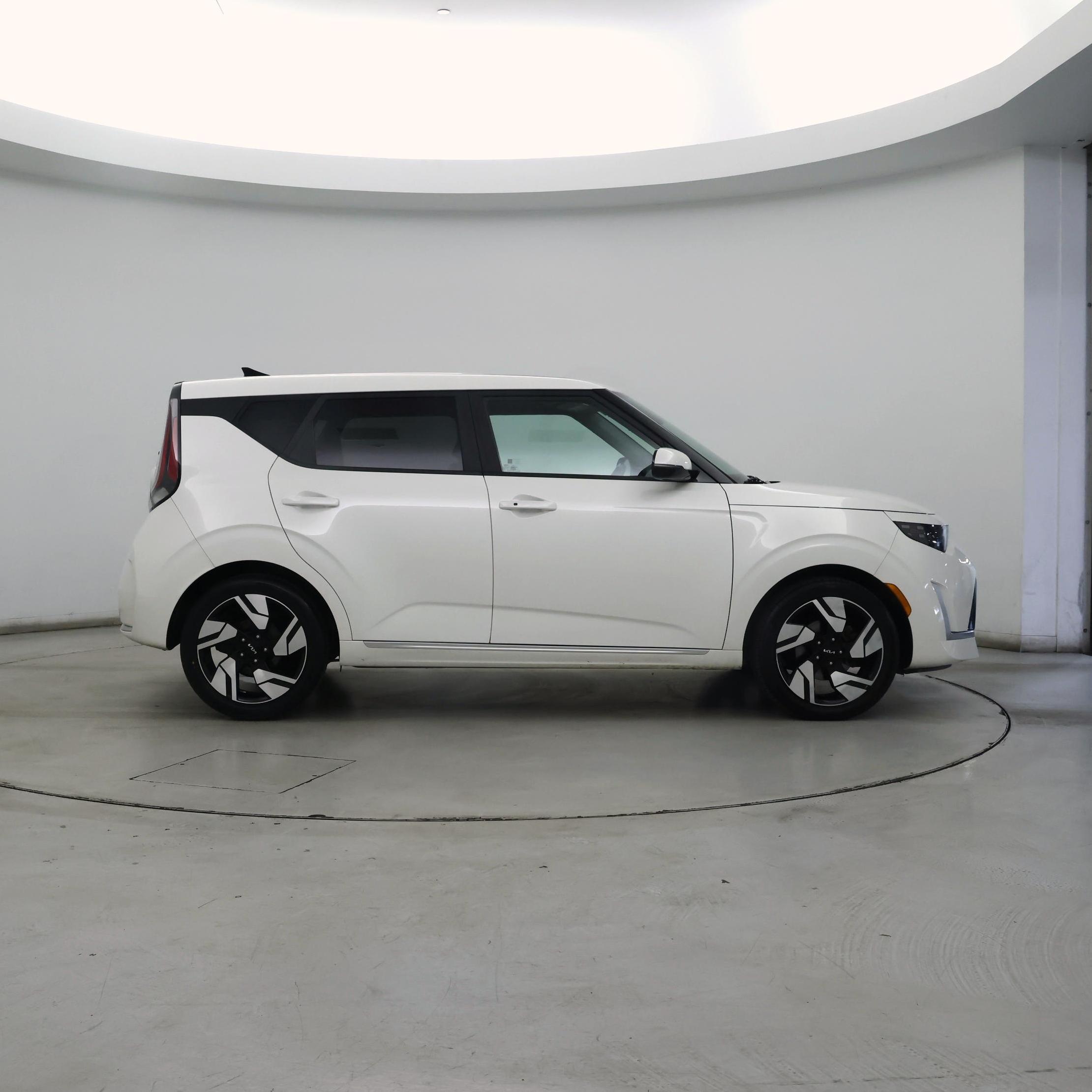 Thumbnail: 2023 Kia Soul - 7