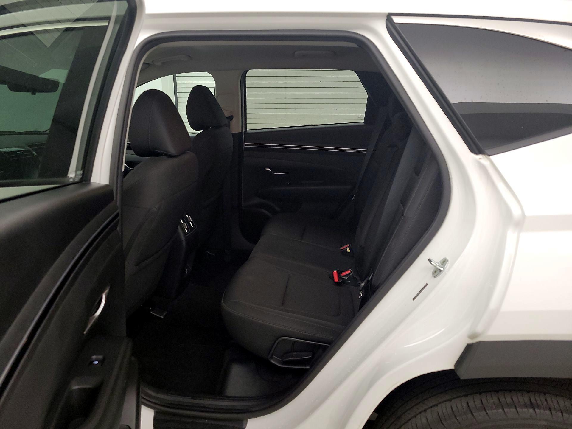 Thumbnail: 2023 Hyundai Tucson - 18