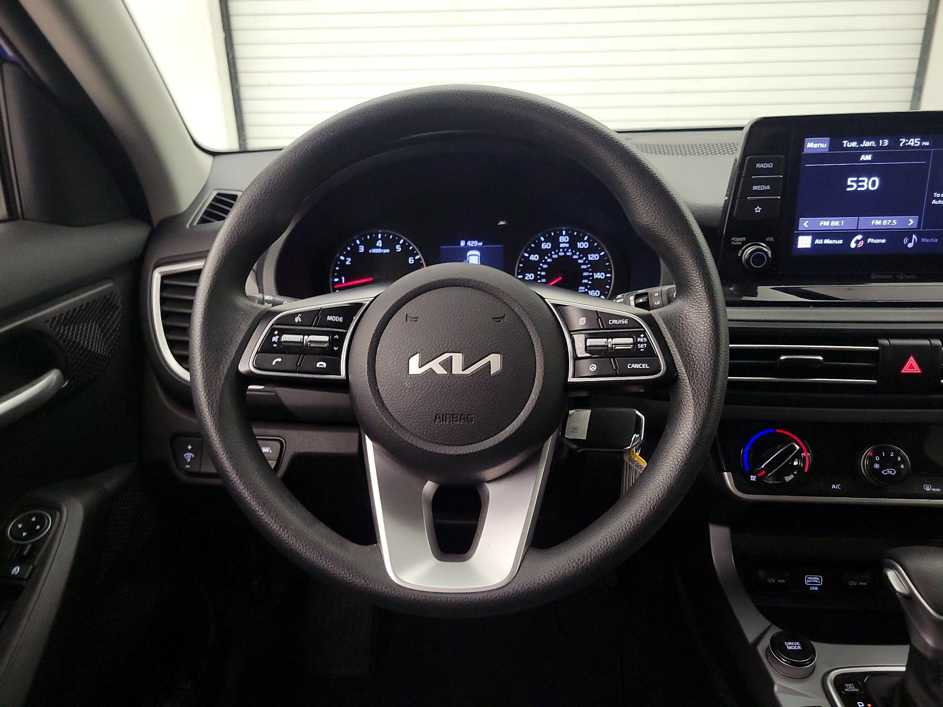 Thumbnail: 2023 Kia Seltos - 10