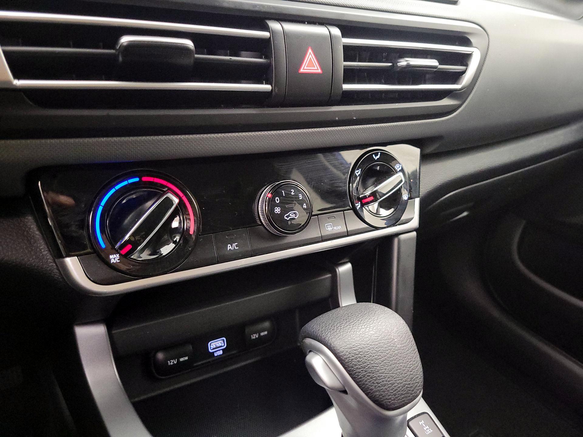 Thumbnail: 2023 Kia Seltos - 16