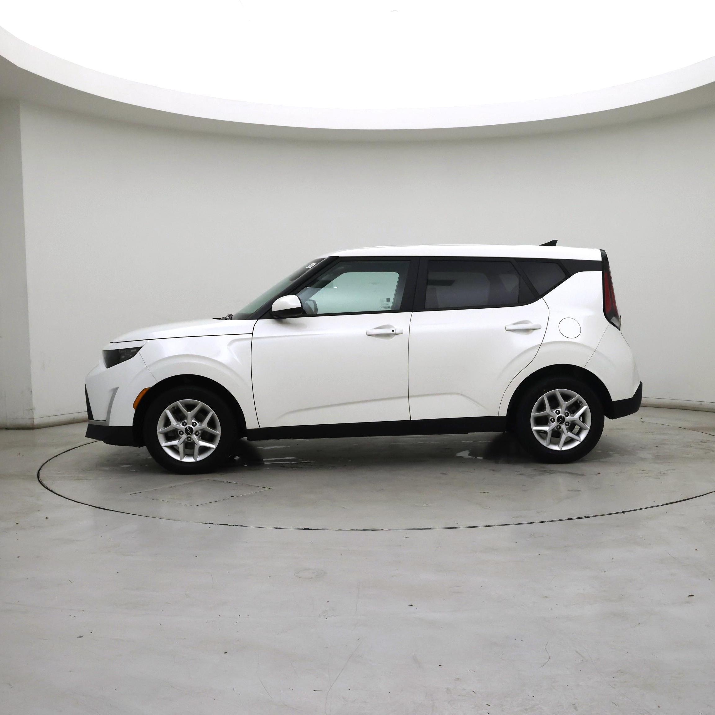 Thumbnail: 2023 Kia Soul - 3