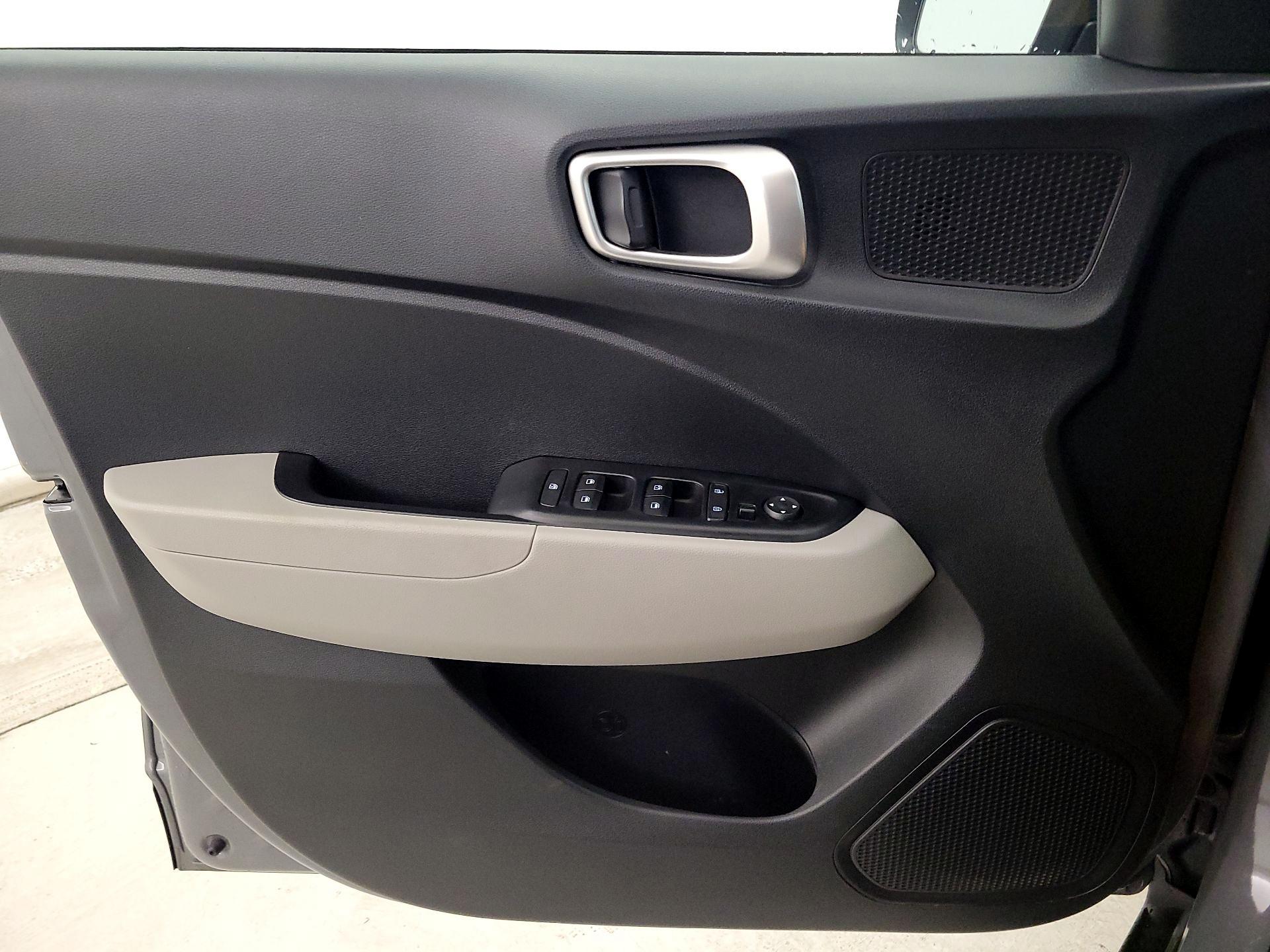 Thumbnail: 2022 Hyundai Venue - 12