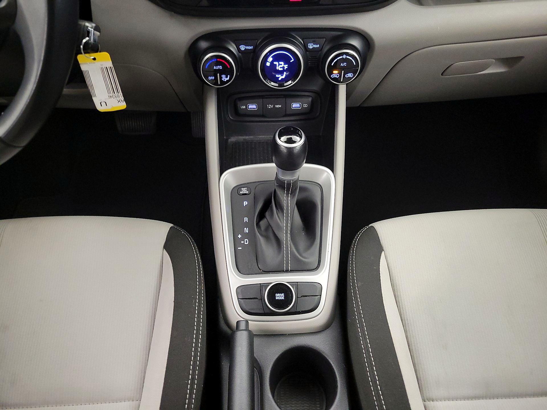 Thumbnail: 2022 Hyundai Venue - 16