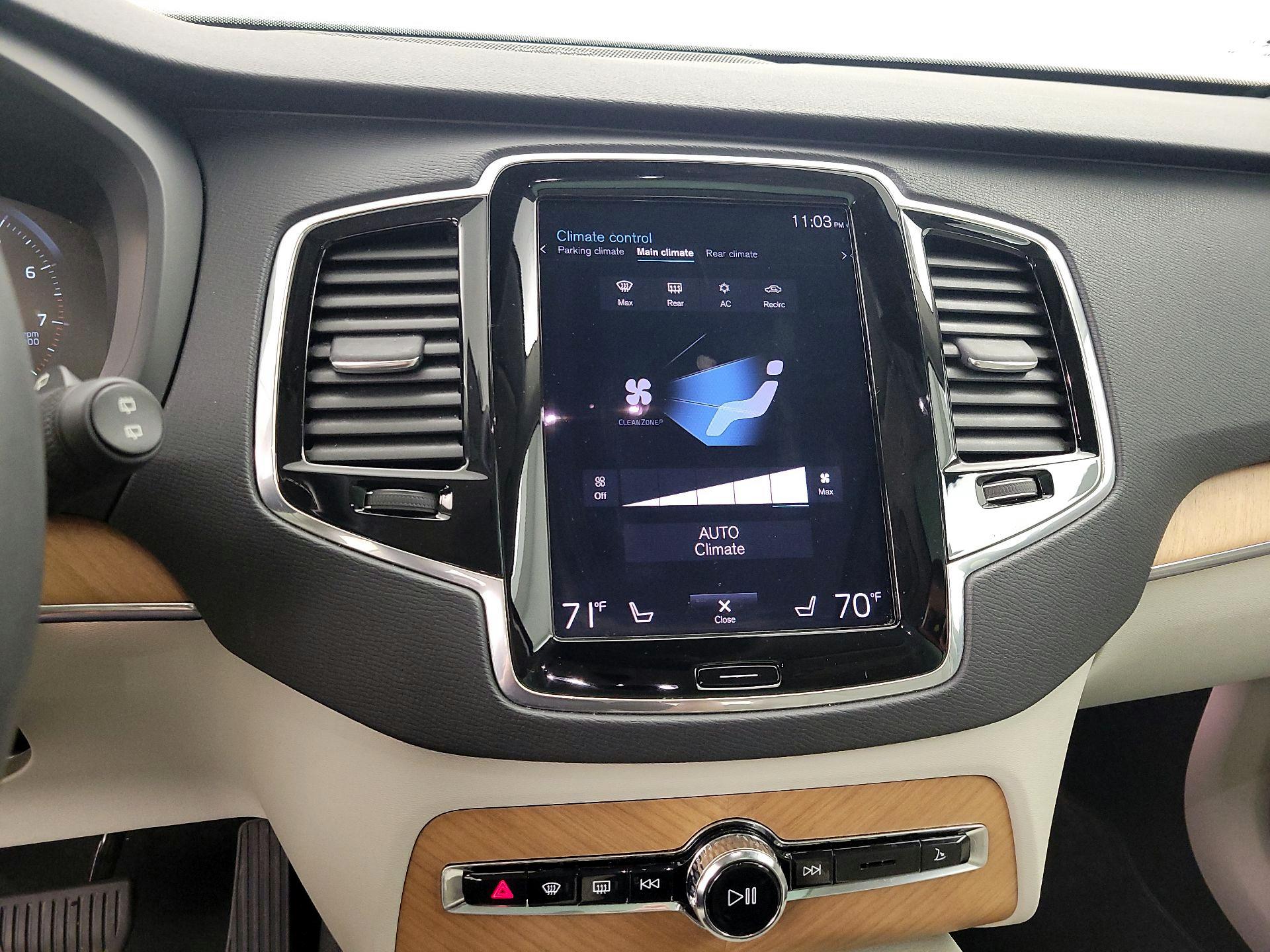 Thumbnail: 2022 Volvo XC90 - 17