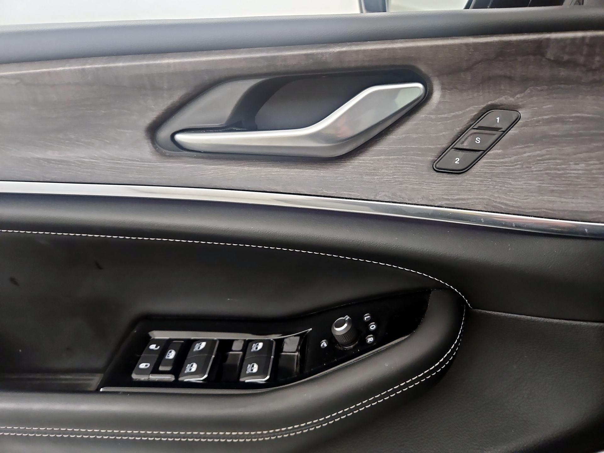 Thumbnail: 2023 Jeep Grand Cherokee - 12