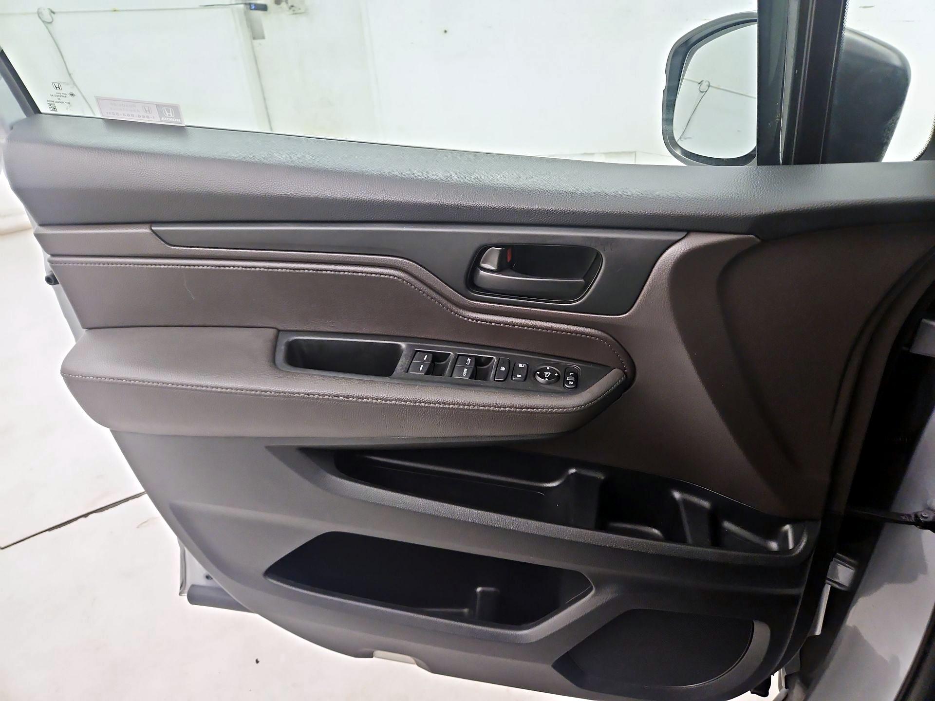 Thumbnail: 2020 Honda Odyssey - 12