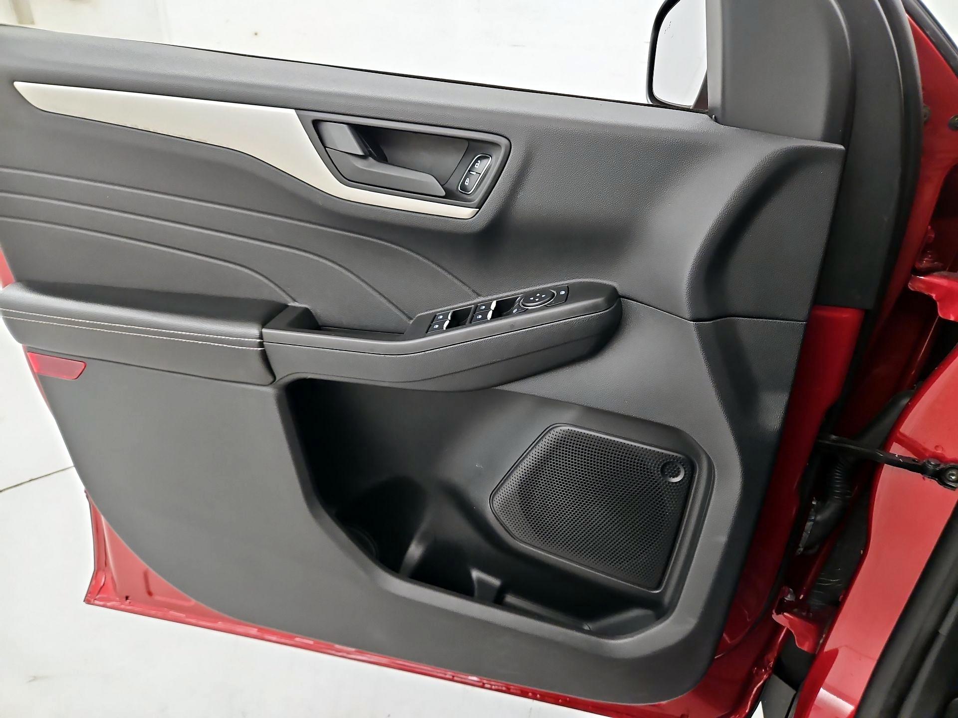 Thumbnail: 2022 Ford Escape - 12