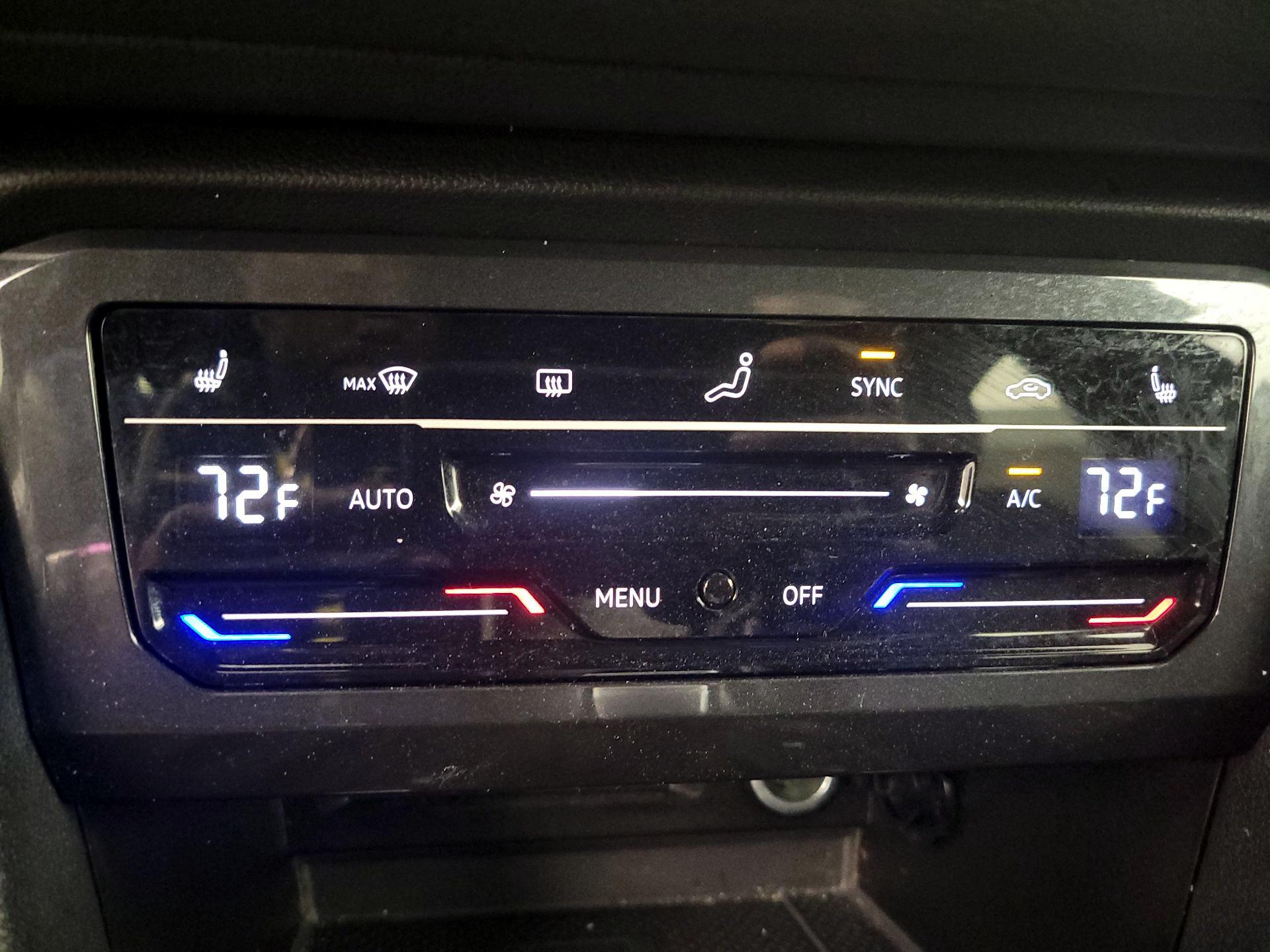 Thumbnail: 2024 Volkswagen Tiguan - 16