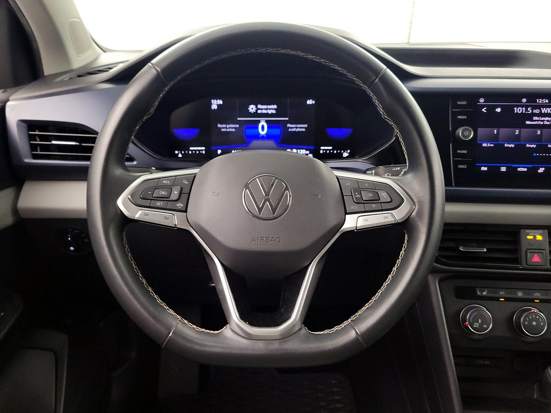 Thumbnail: 2022 Volkswagen Taos - 10