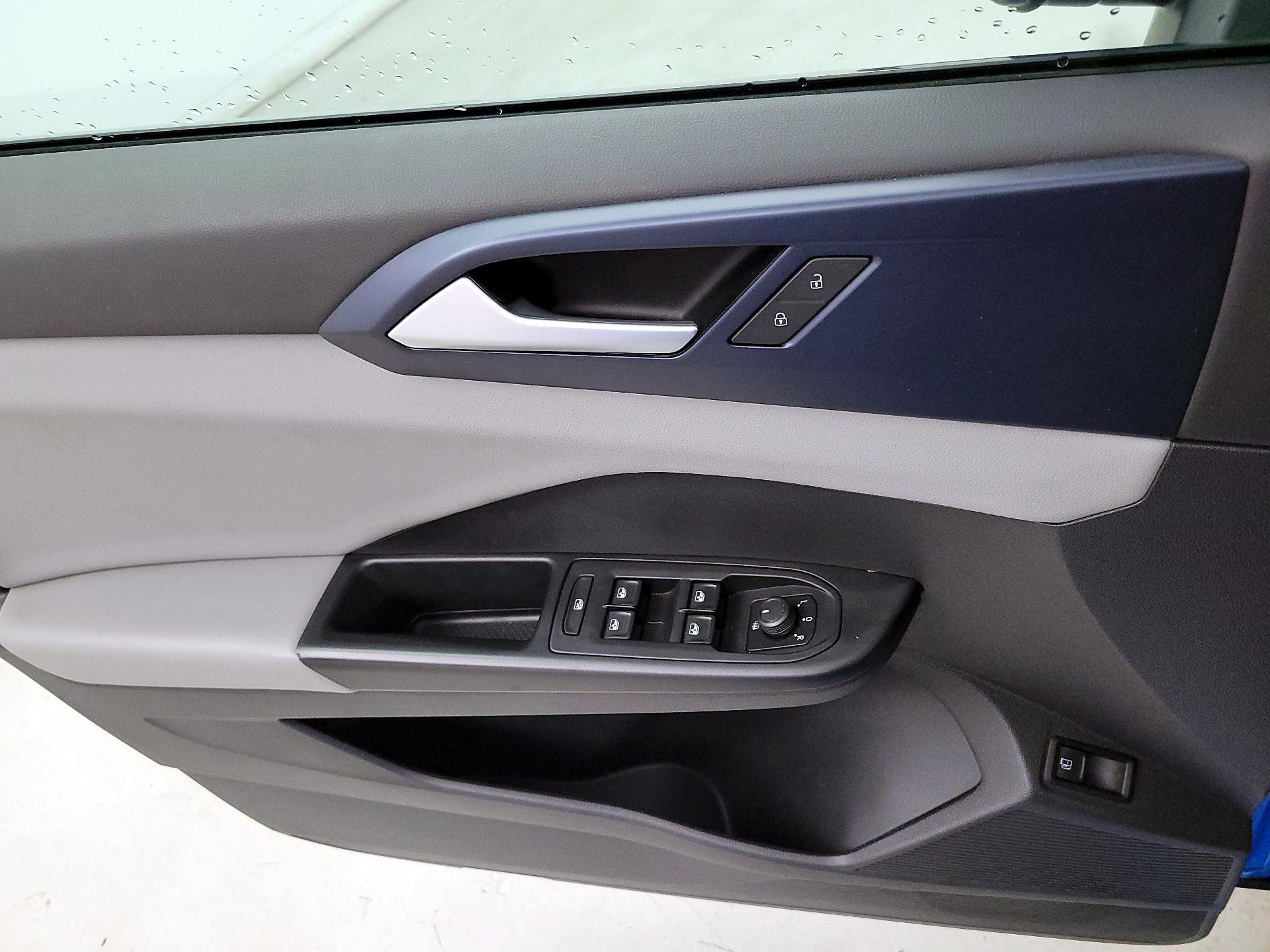 Thumbnail: 2022 Volkswagen Taos - 12