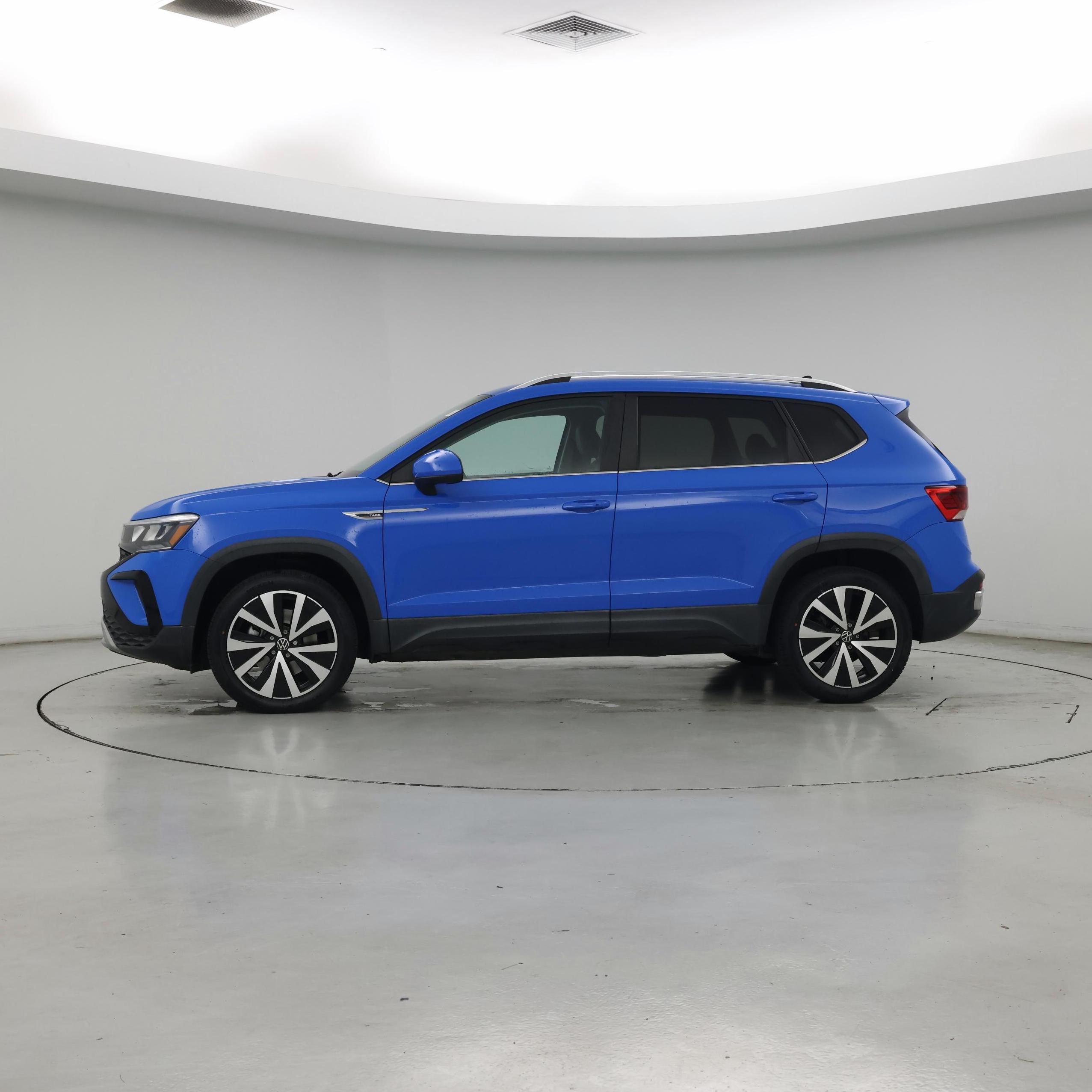 Thumbnail: 2022 Volkswagen Taos - 3