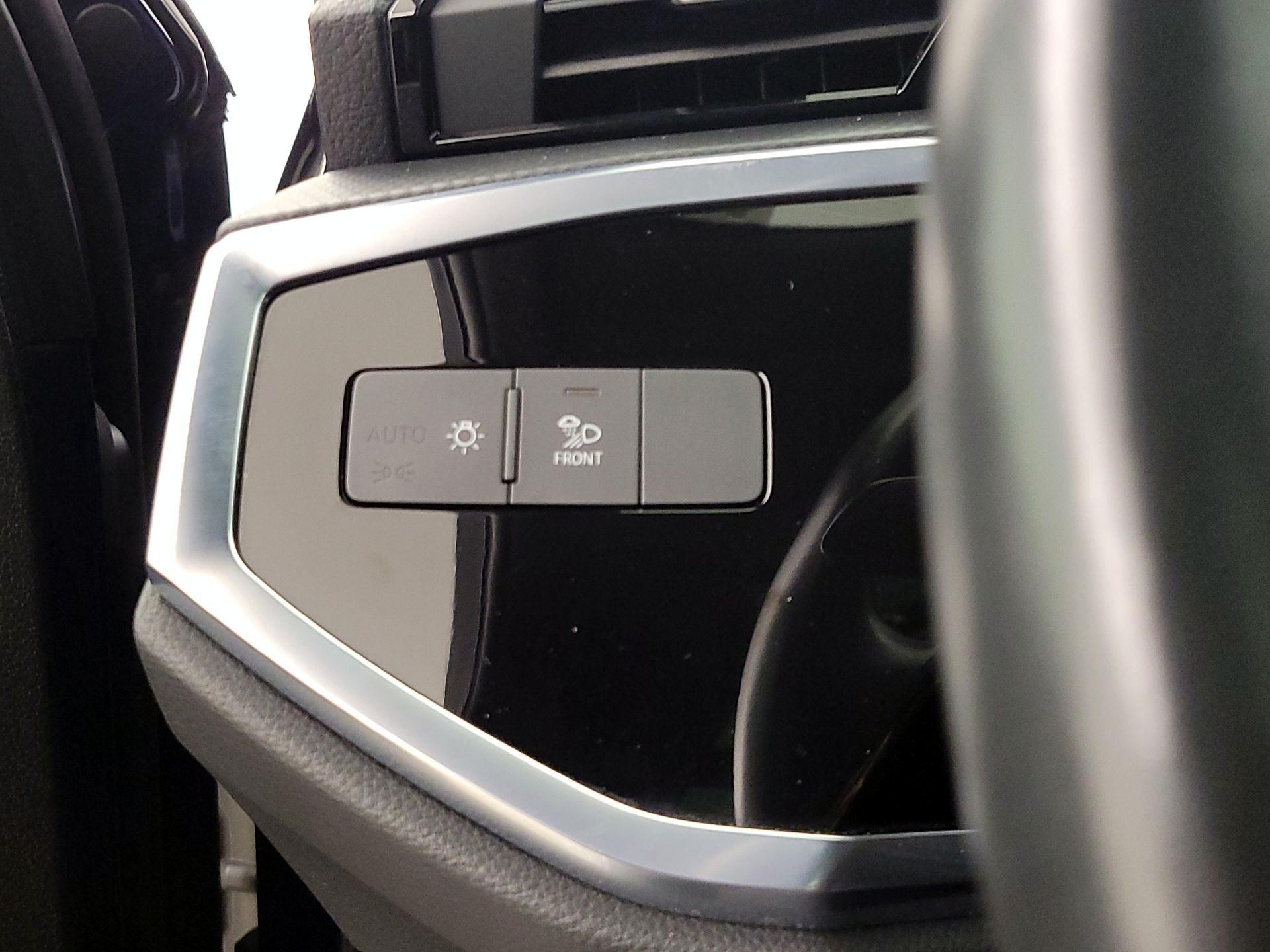 Thumbnail: 2021 Audi Q3 - 13