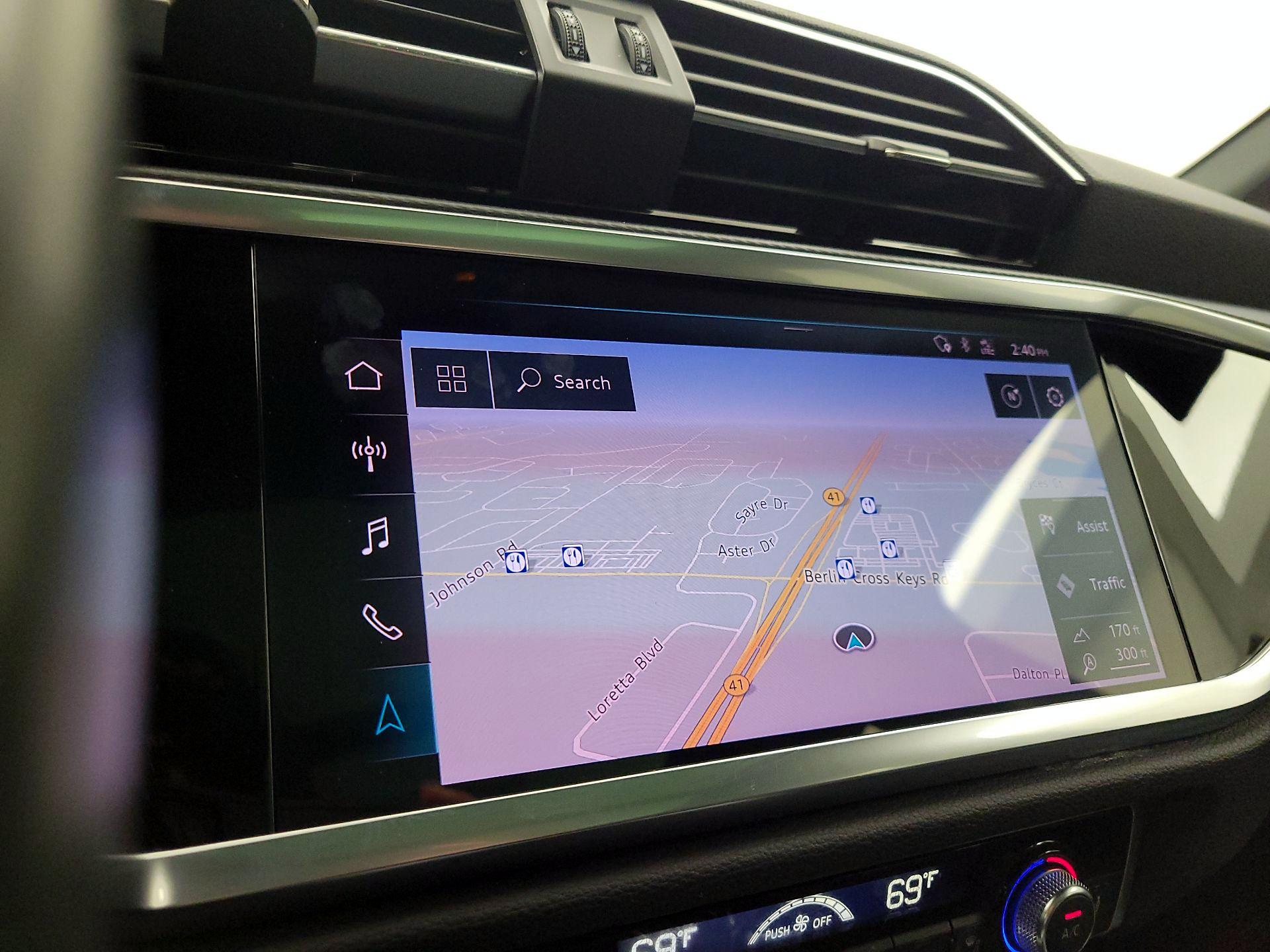 Thumbnail: 2021 Audi Q3 - 14