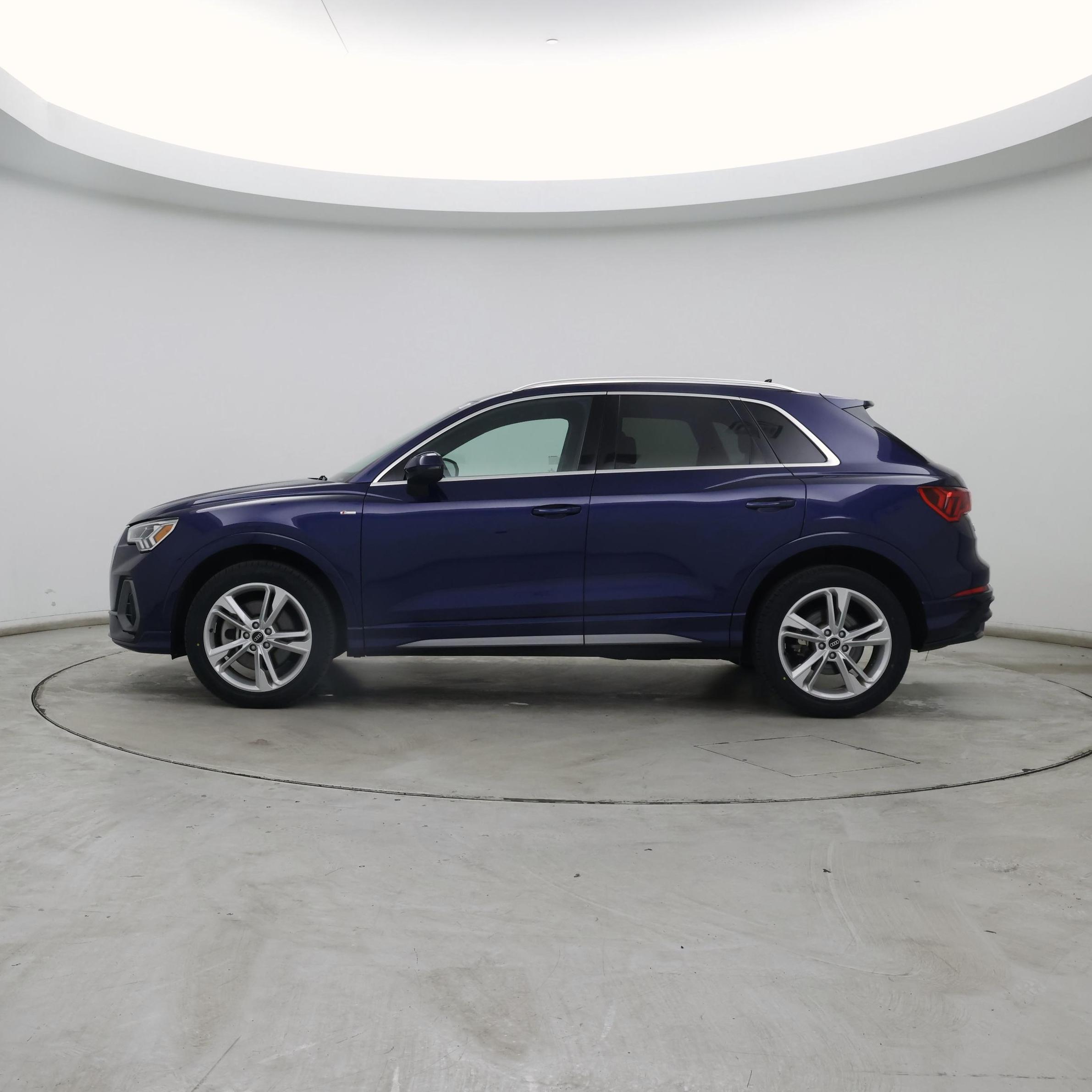 Thumbnail: 2021 Audi Q3 - 3