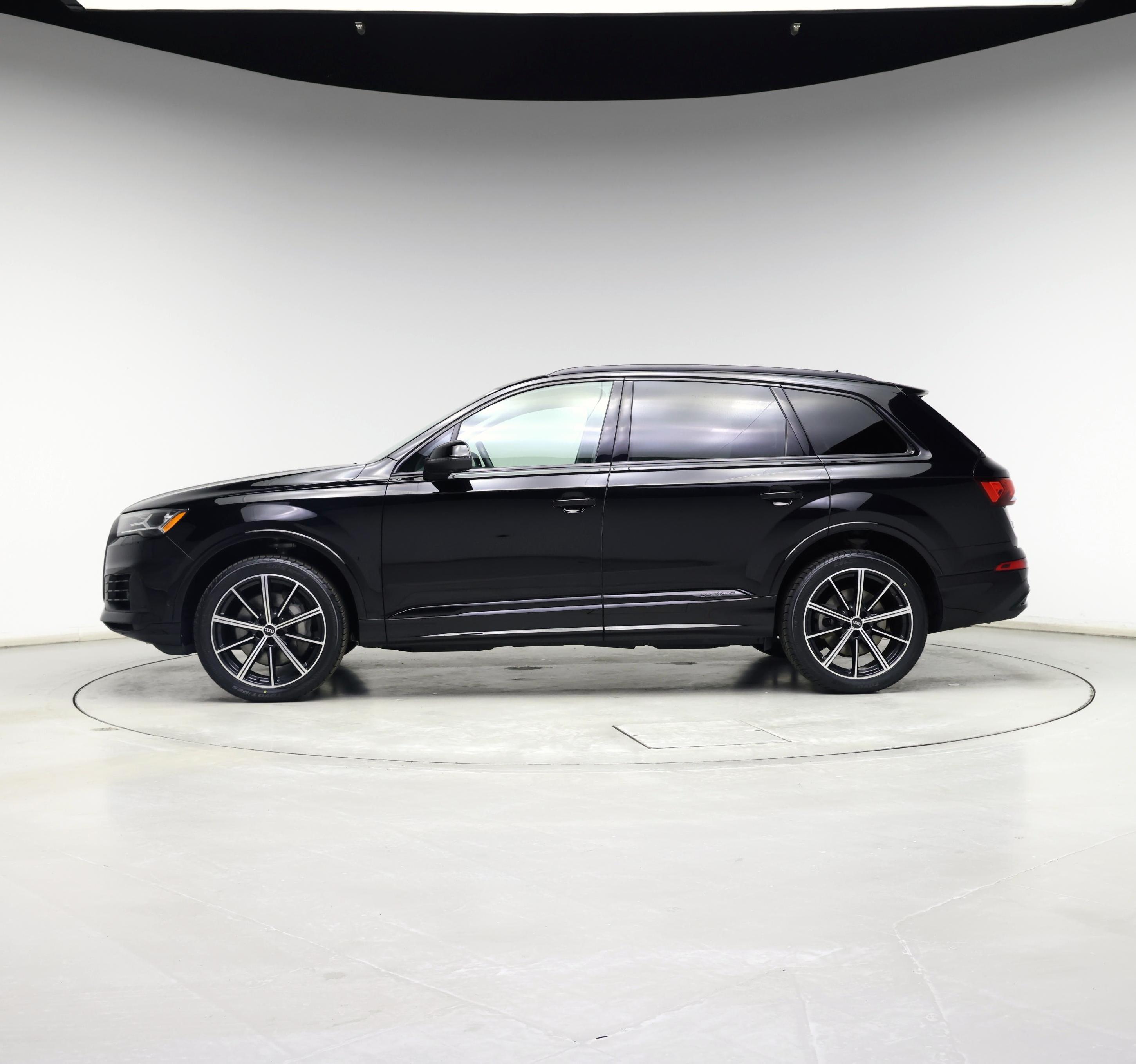 Thumbnail: 2021 Audi Q7 - 3