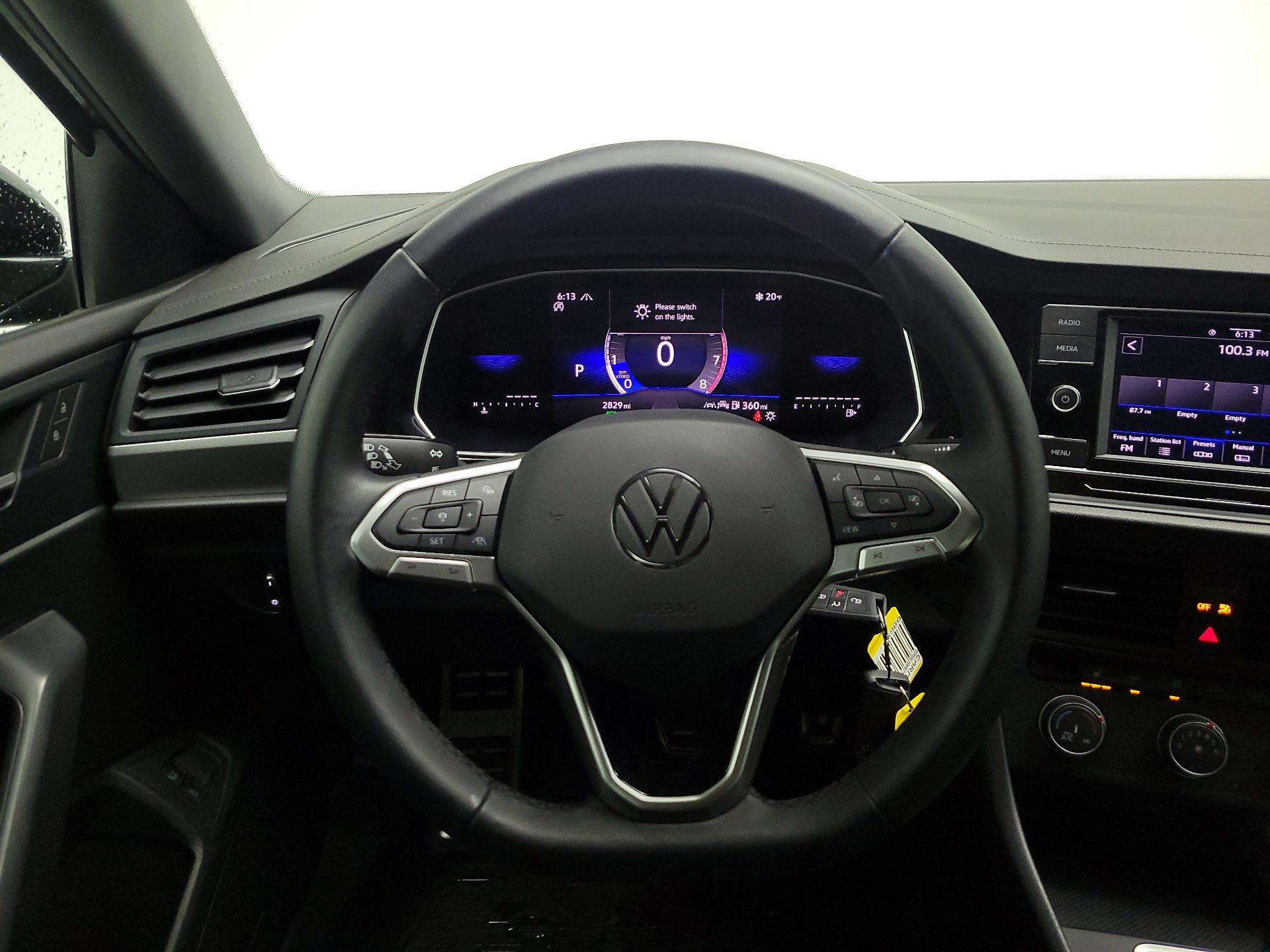 Thumbnail: 2024 Volkswagen Jetta - 10