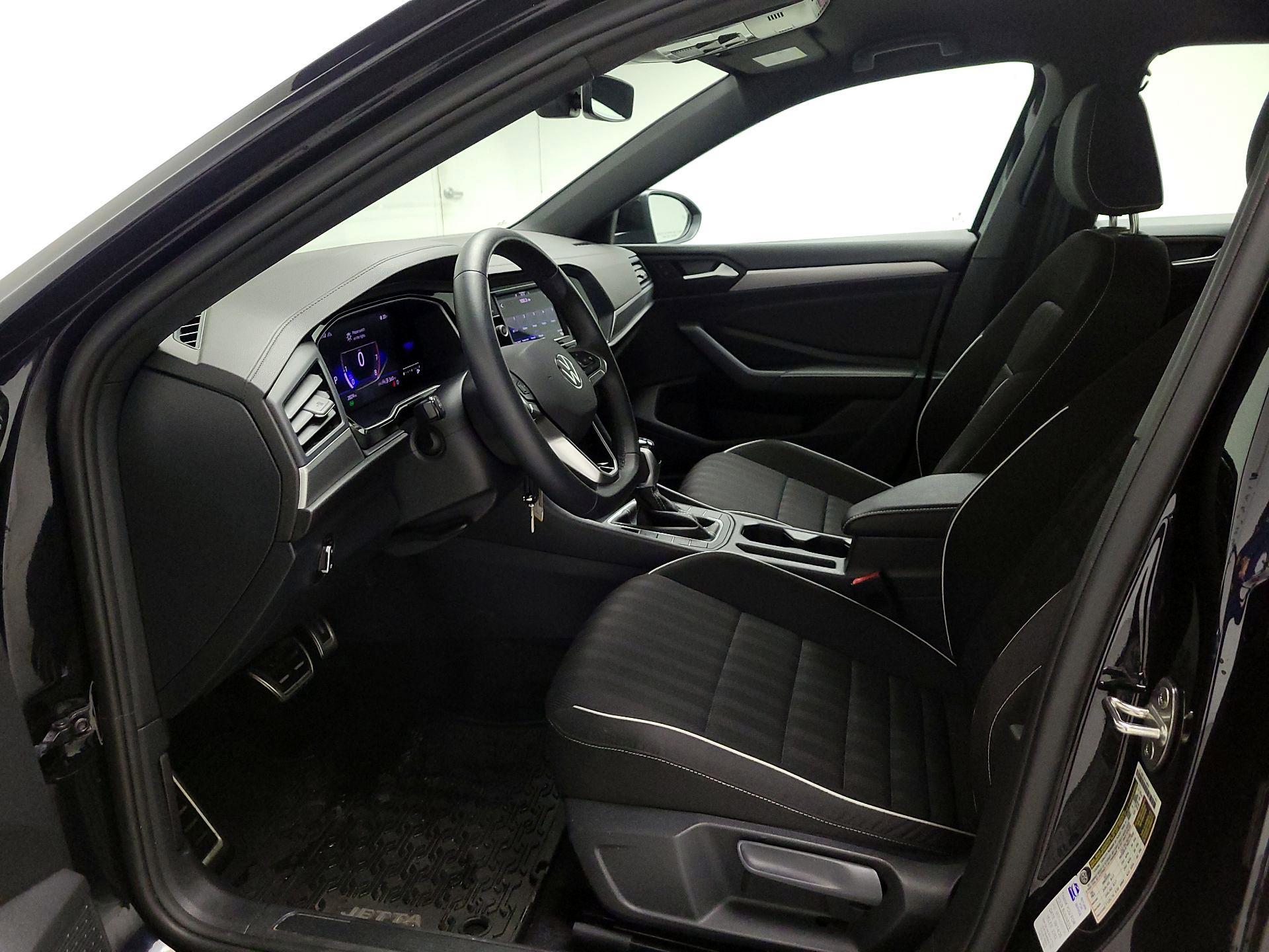 Thumbnail: 2024 Volkswagen Jetta - 11