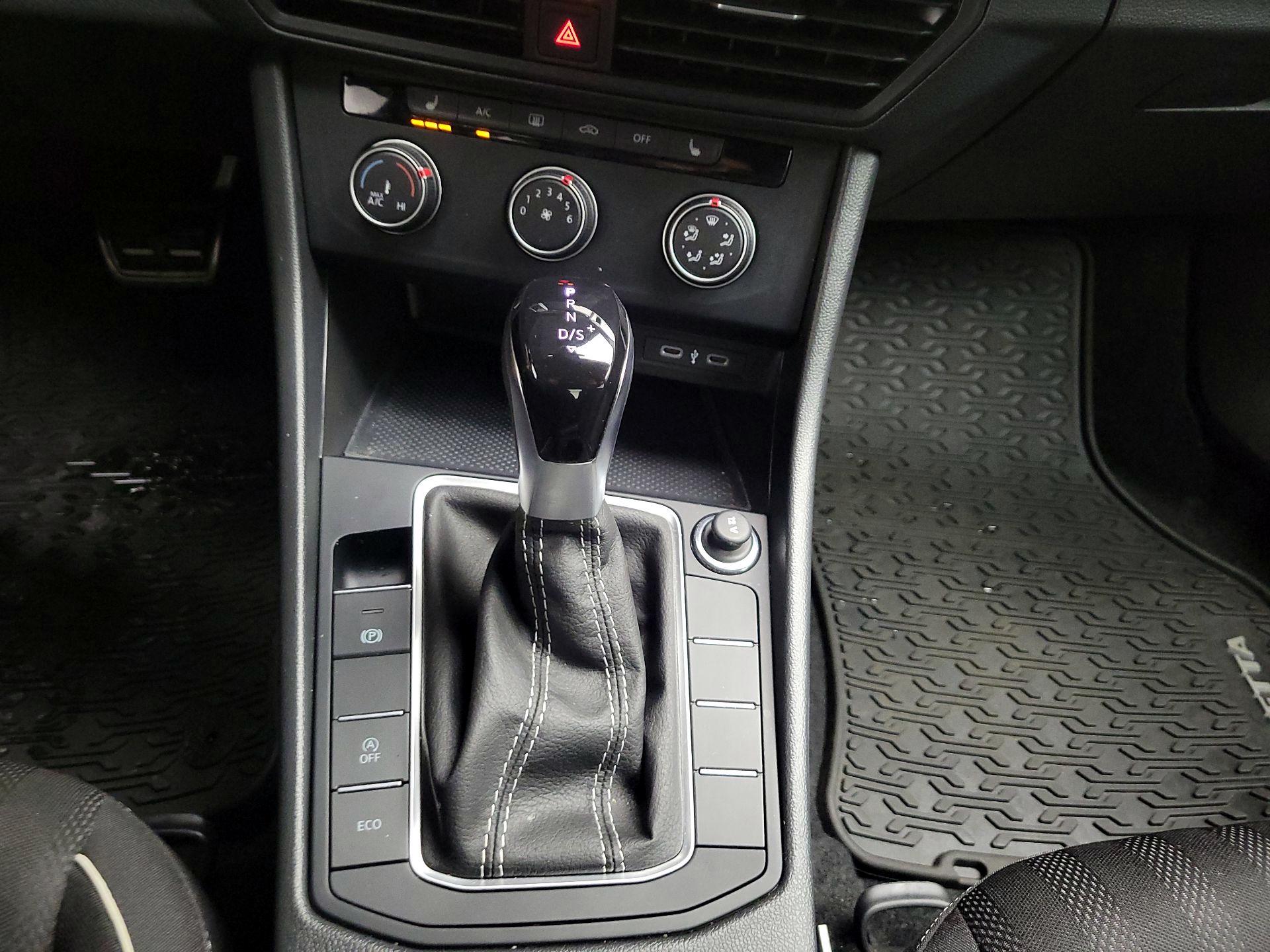 Thumbnail: 2024 Volkswagen Jetta - 16