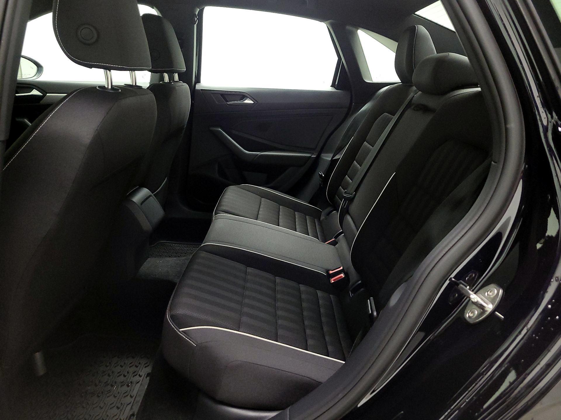 Thumbnail: 2024 Volkswagen Jetta - 17