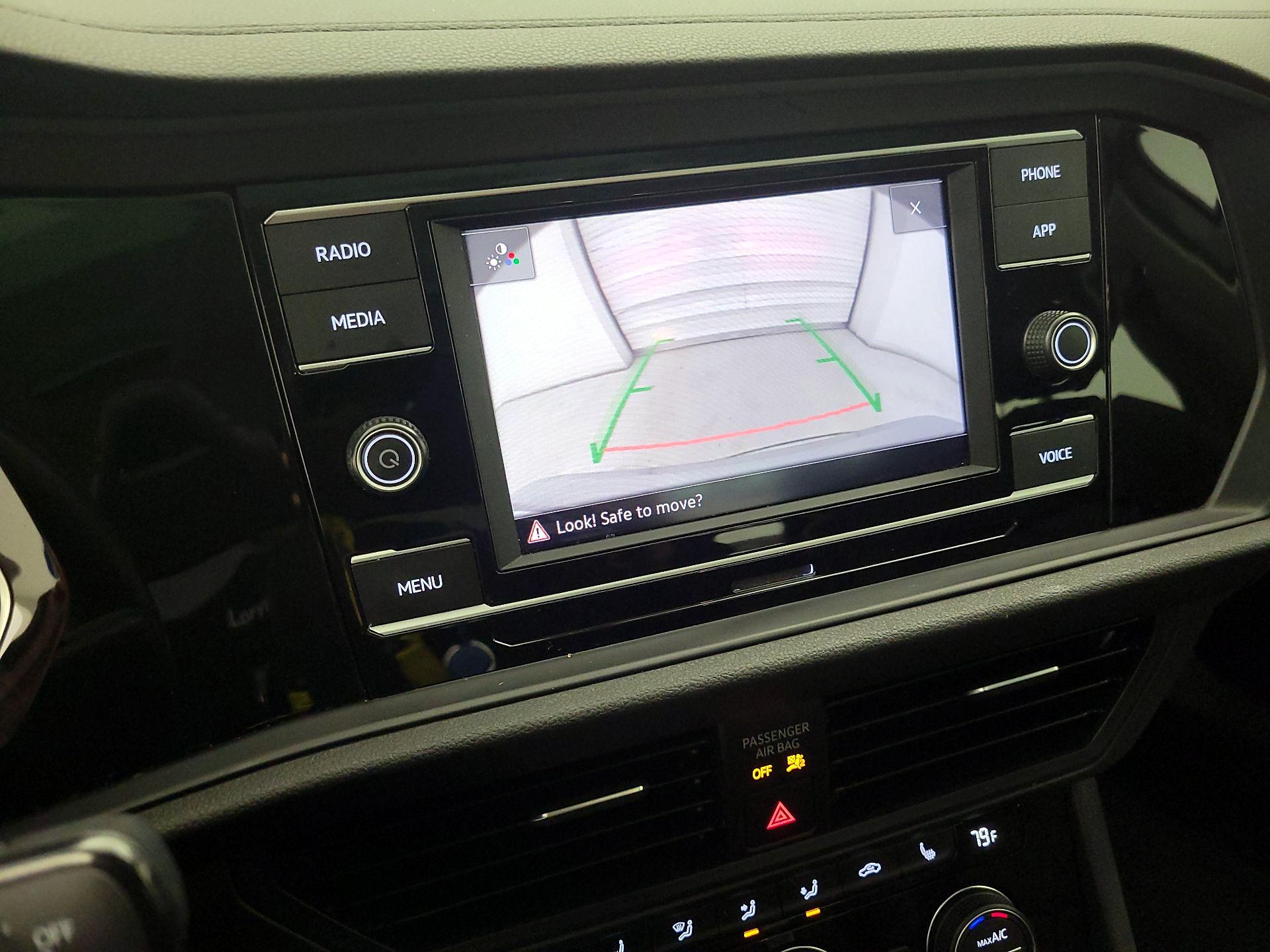 Thumbnail: 2021 Volkswagen Jetta - 14