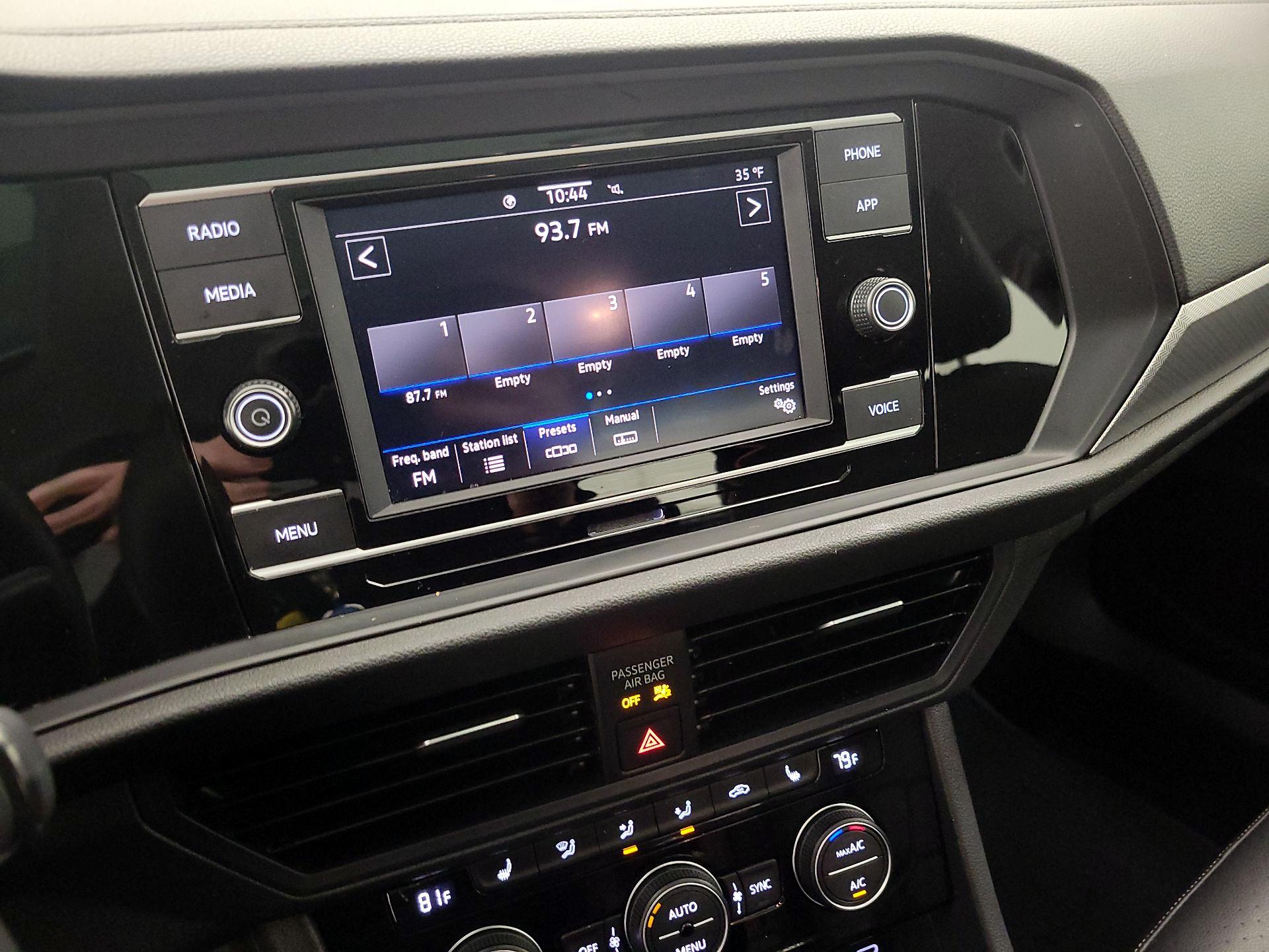 Thumbnail: 2021 Volkswagen Jetta - 15