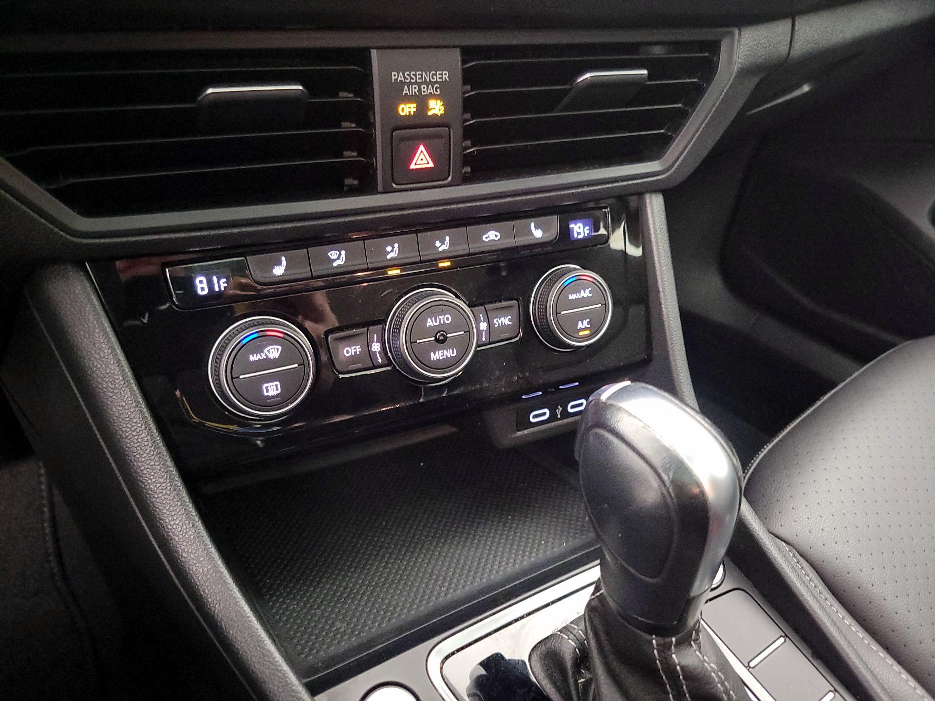 Thumbnail: 2021 Volkswagen Jetta - 16