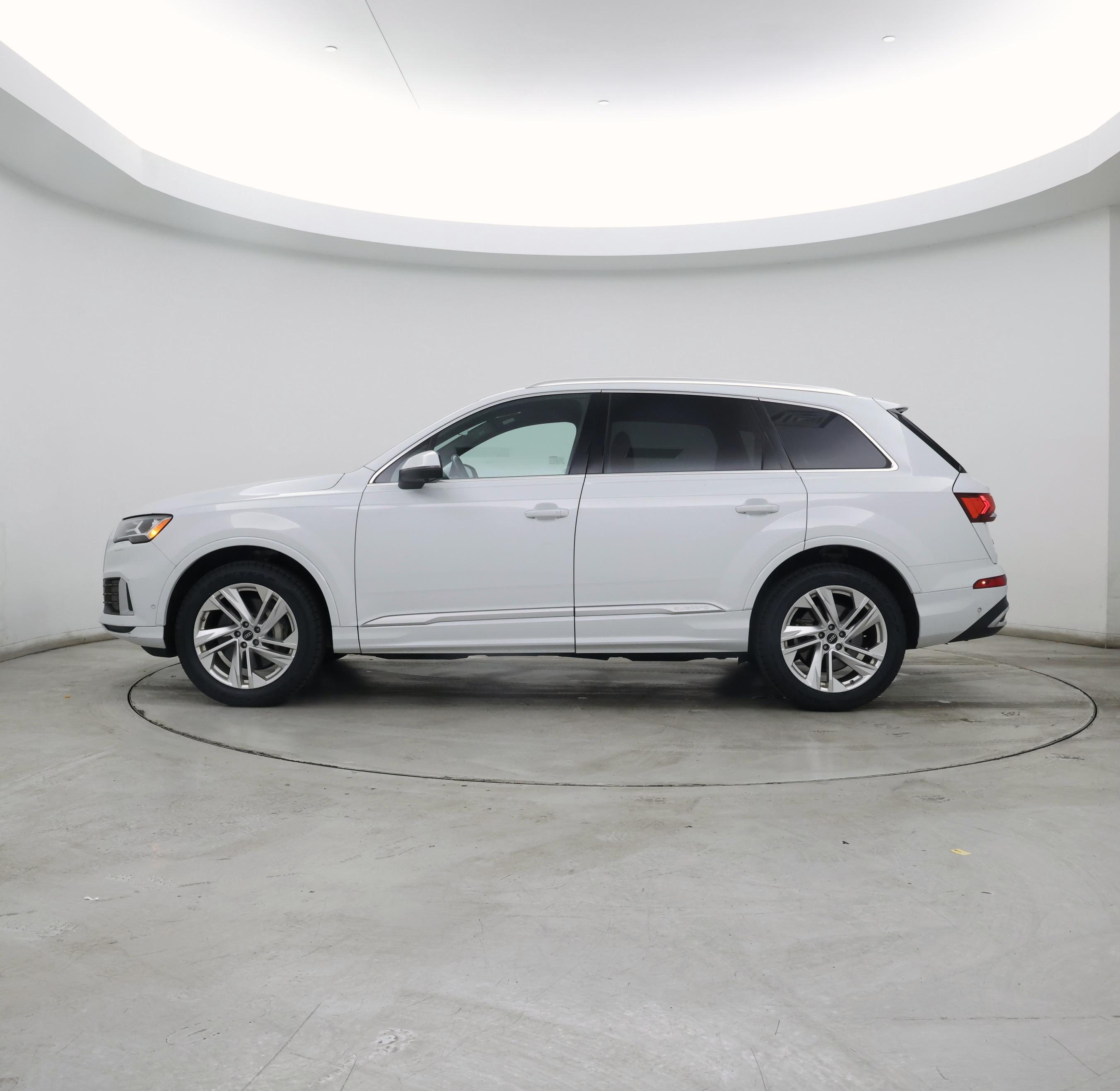 Thumbnail: 2022 Audi Q7 - 3