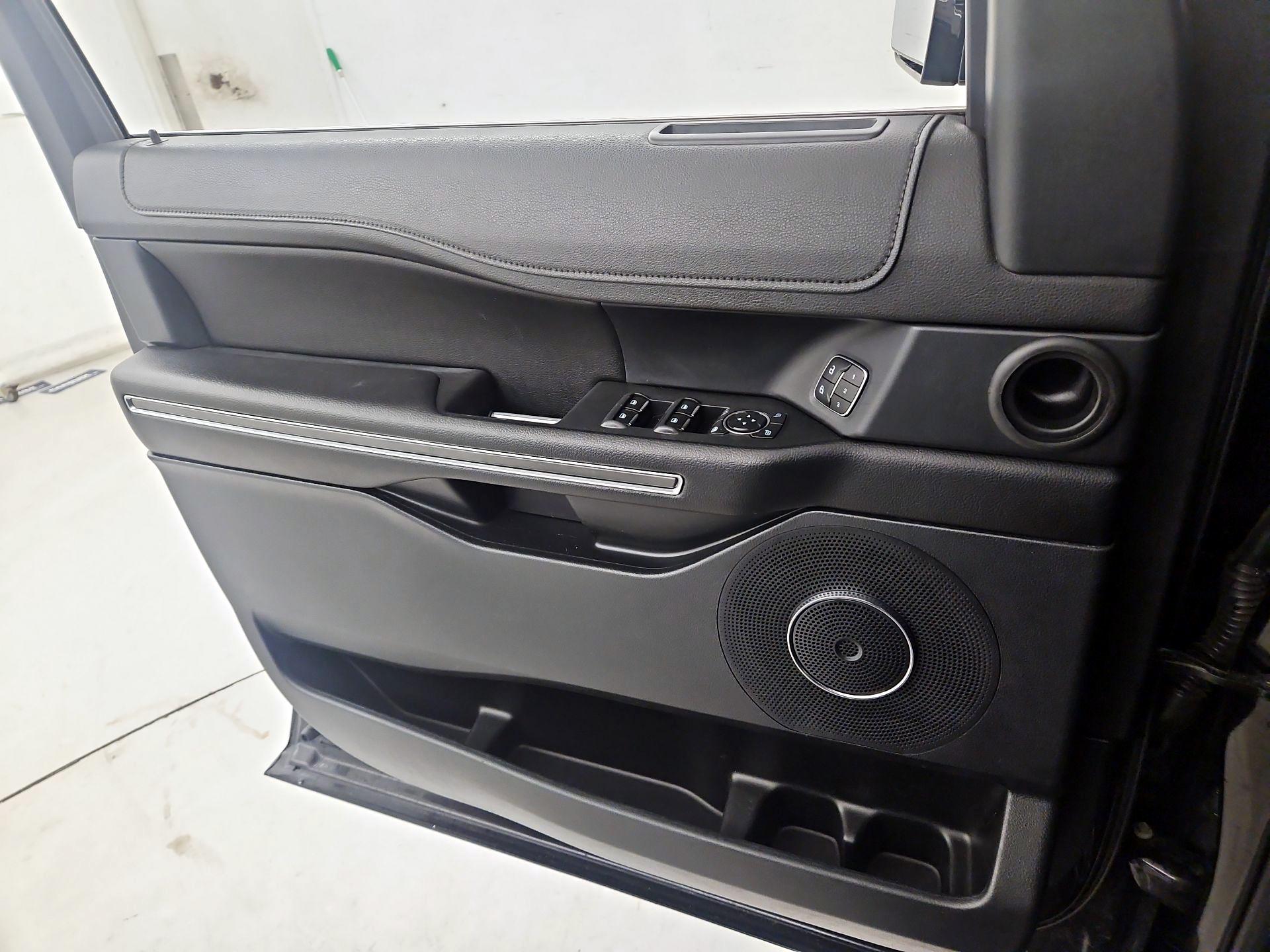 Thumbnail: 2021 Ford Expedition - 12