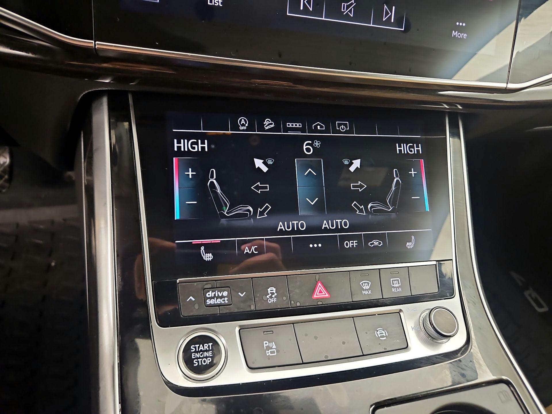 Thumbnail: 2022 Audi Q7 - 17