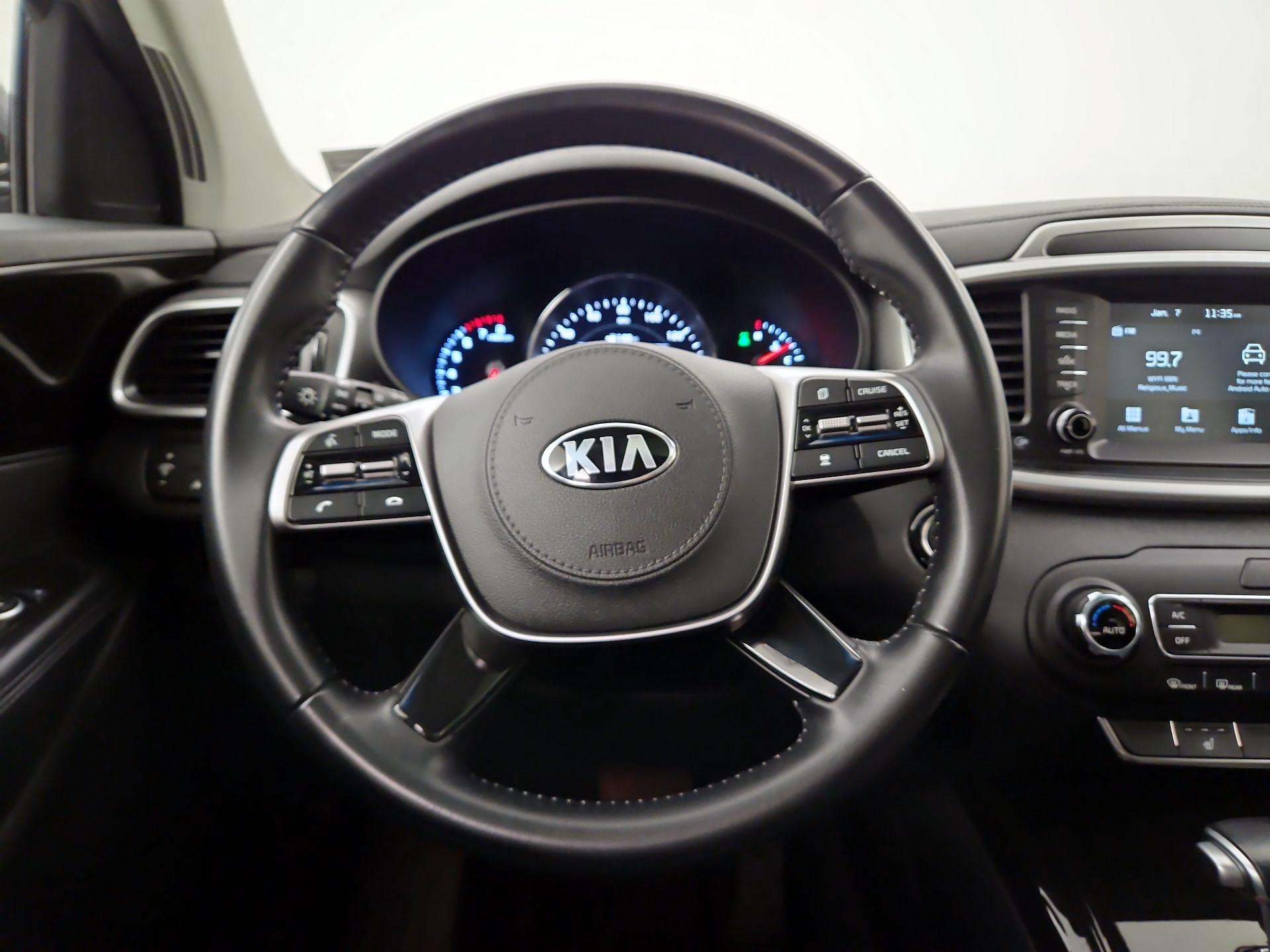 Thumbnail: 2020 Kia Sorento - 10