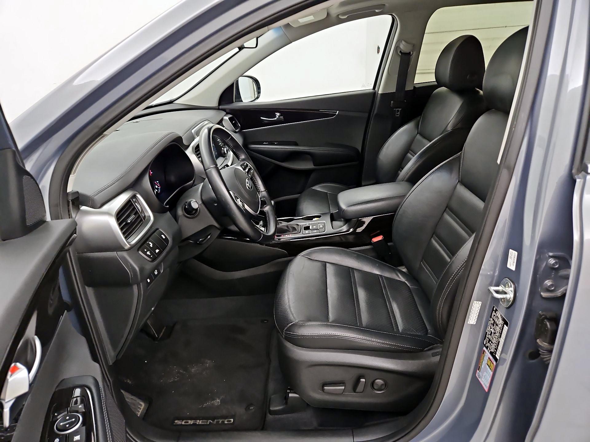 Thumbnail: 2020 Kia Sorento - 11