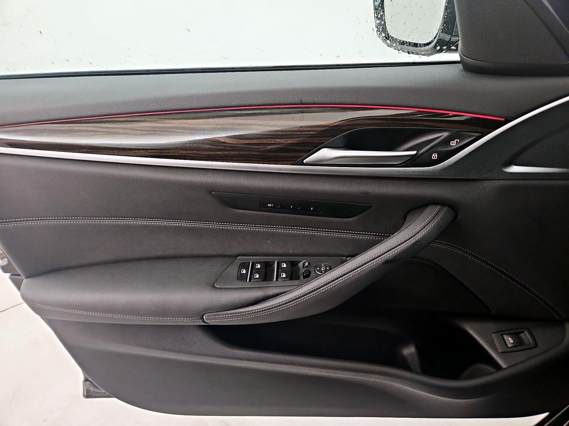 Thumbnail: 2022 BMW 5 Series - 12