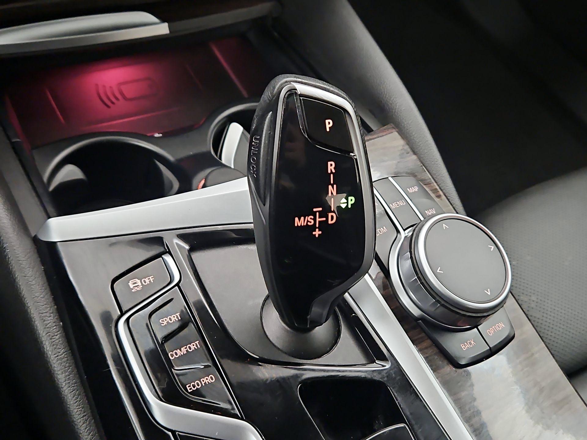 Thumbnail: 2022 BMW 5 Series - 18