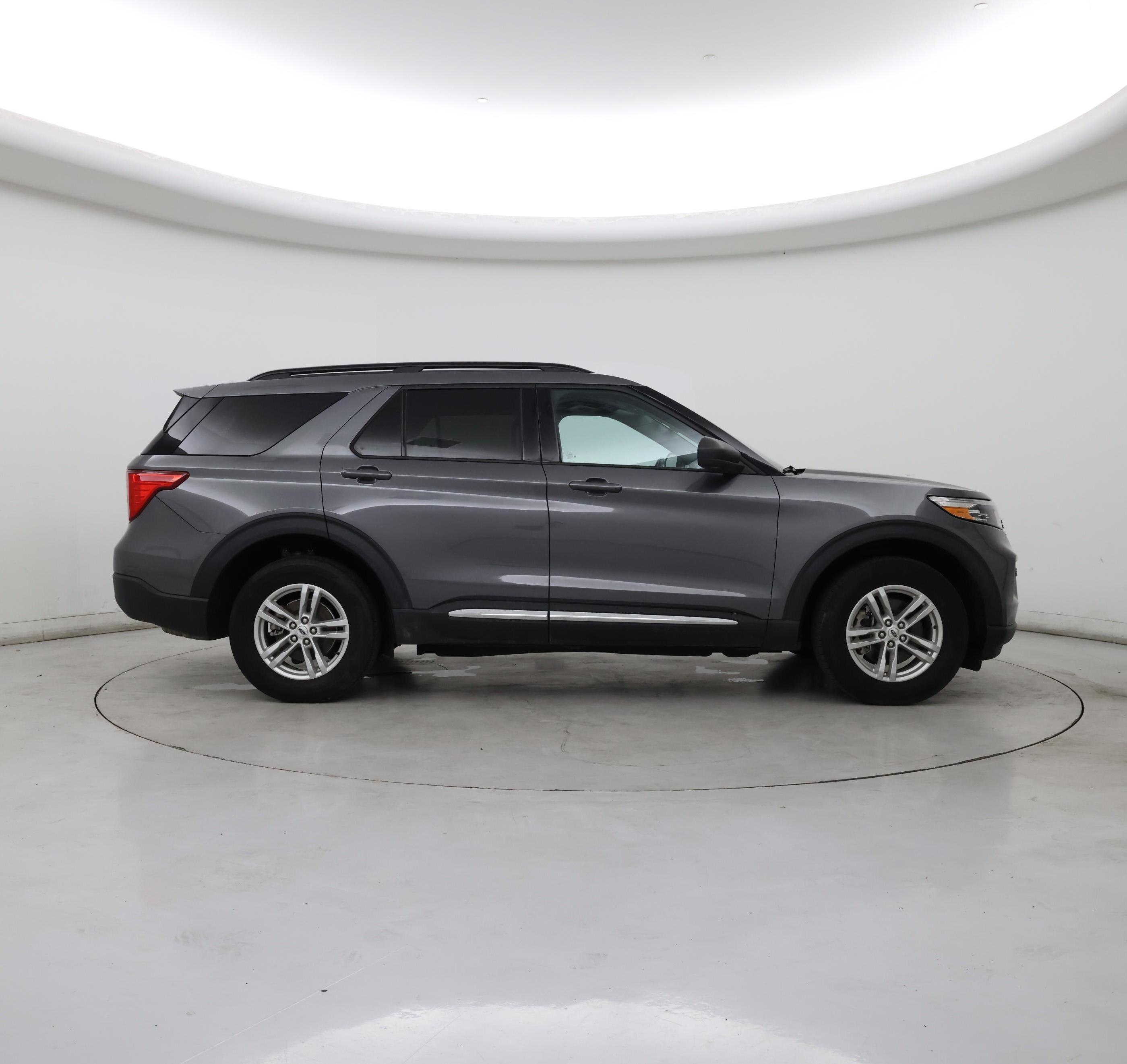 Thumbnail: 2022 Ford Explorer - 7