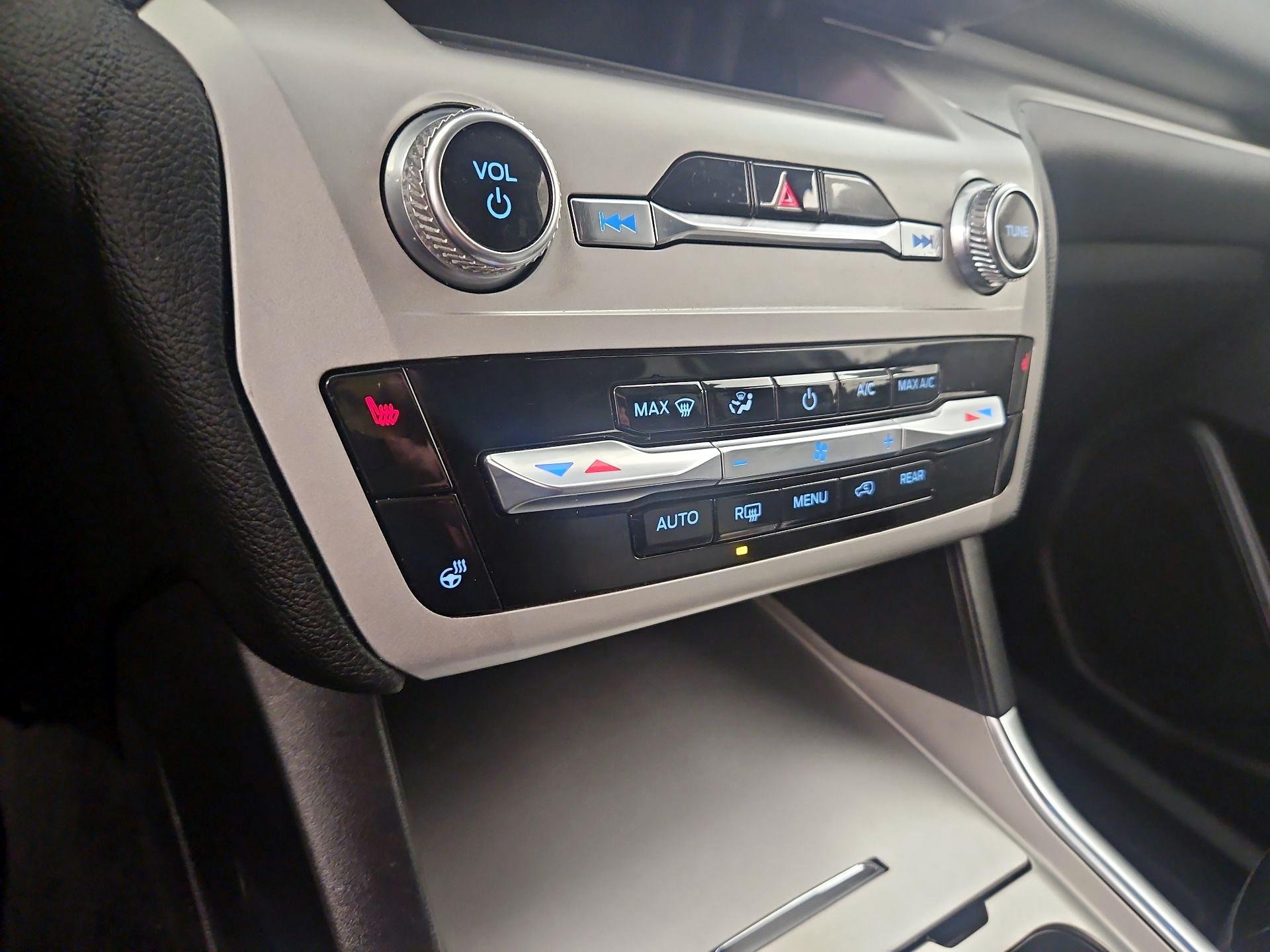 Thumbnail: 2022 Ford Explorer - 17