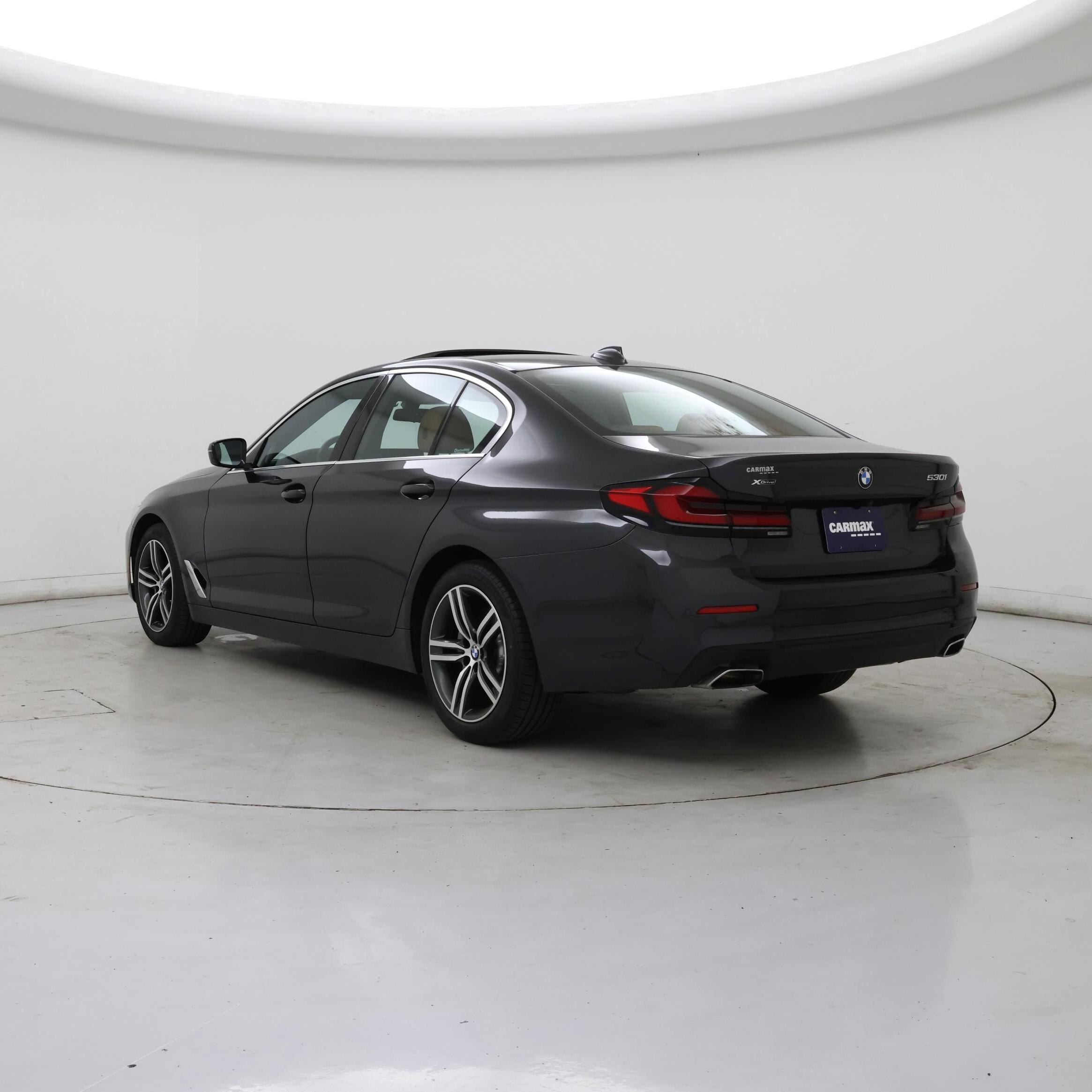 Thumbnail: 2023 BMW 5 Series - 2