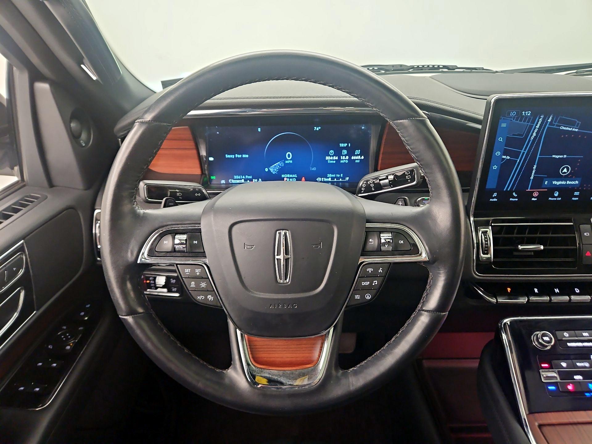 Thumbnail: 2022 Lincoln Navigator - 10