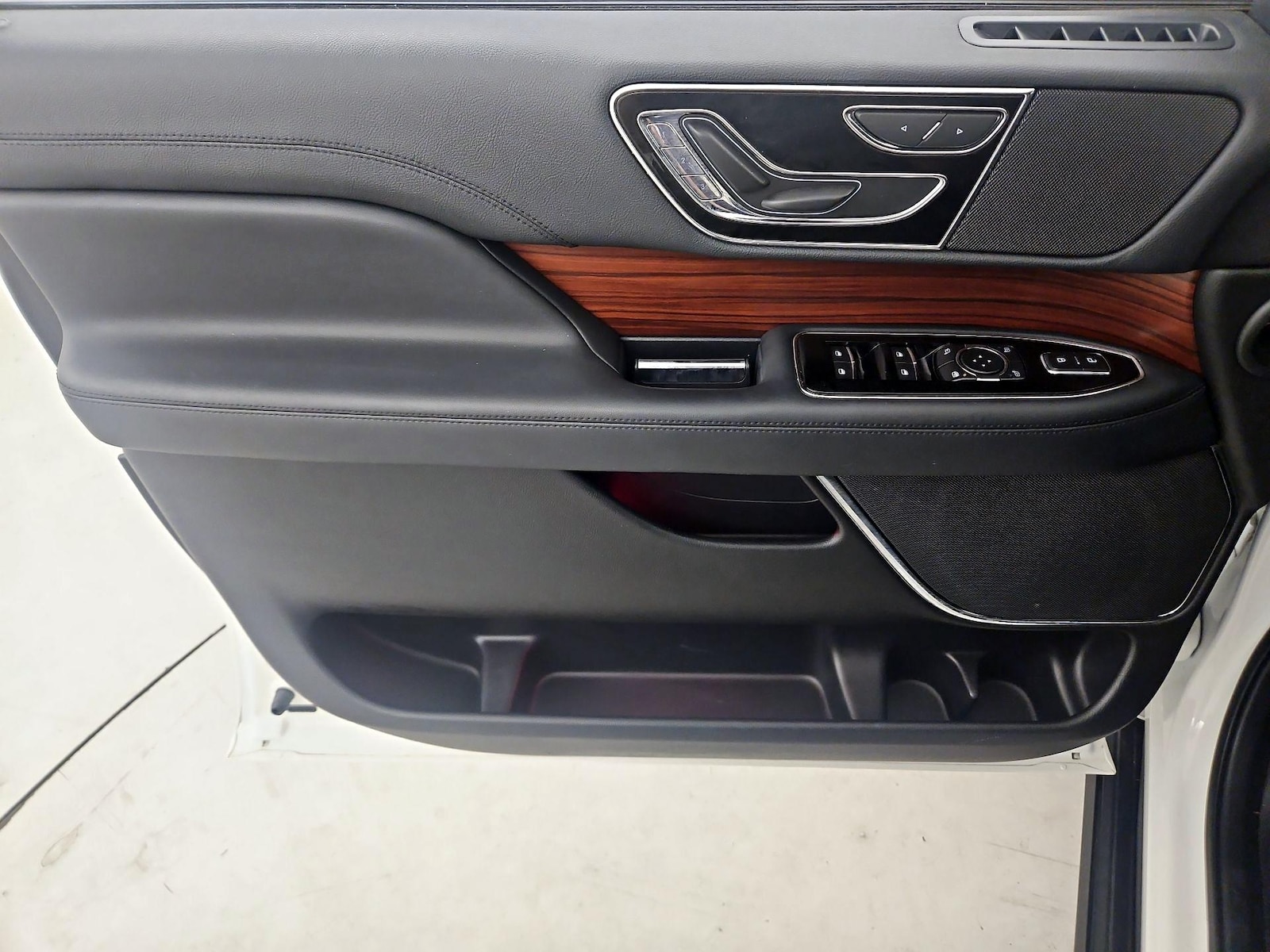 2022 Lincoln Navigator Base - Photo 13