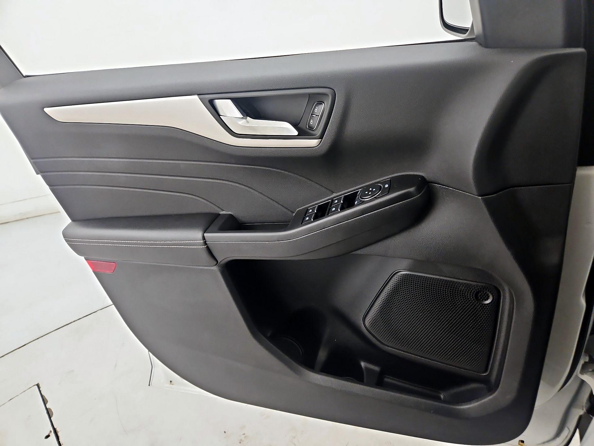 Thumbnail: 2022 Ford Escape - 12